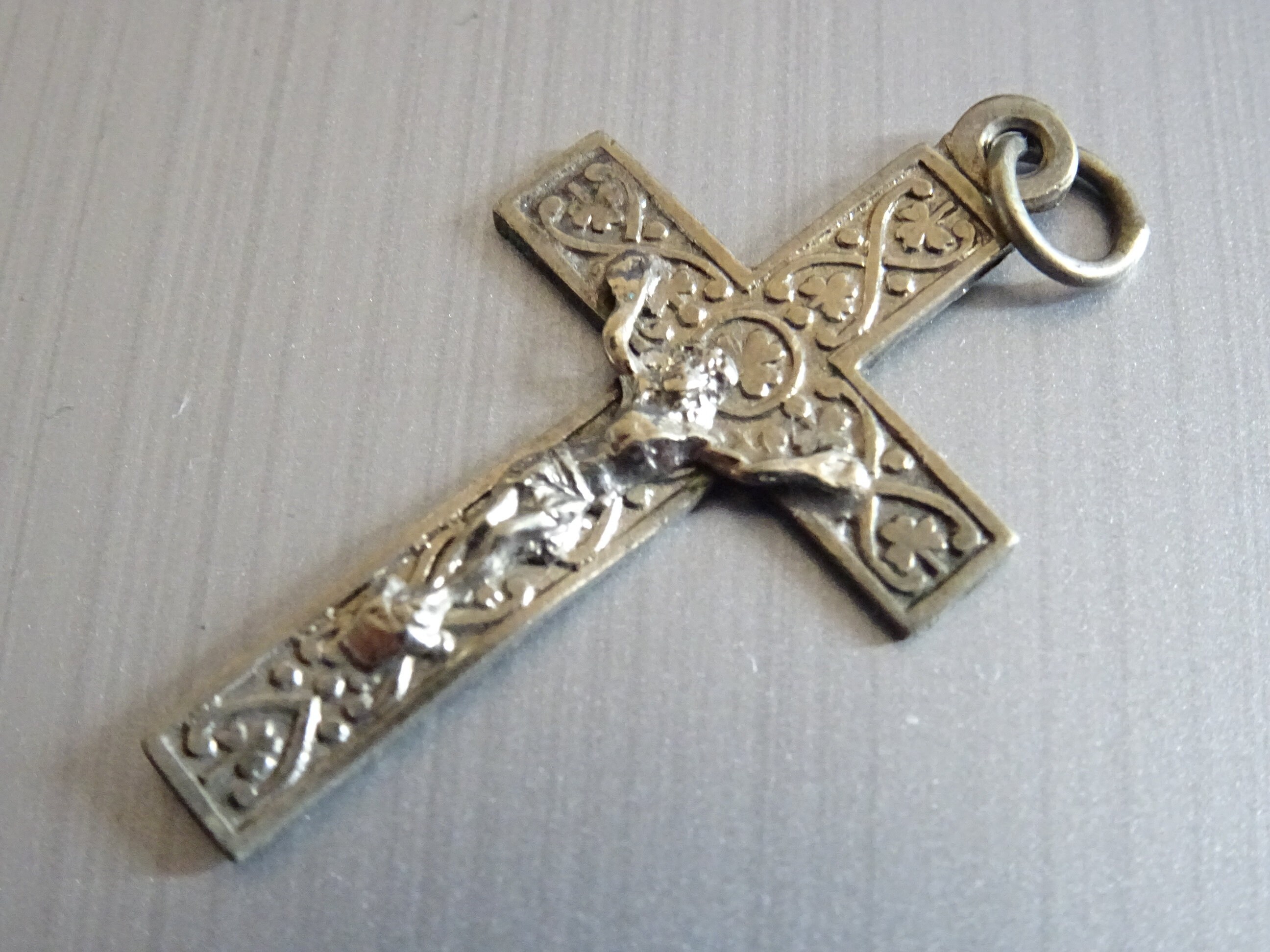 Français, Antique Style Celtique Religieux Médaille de Croix Médaillon Pendente Médaille Saint Charm