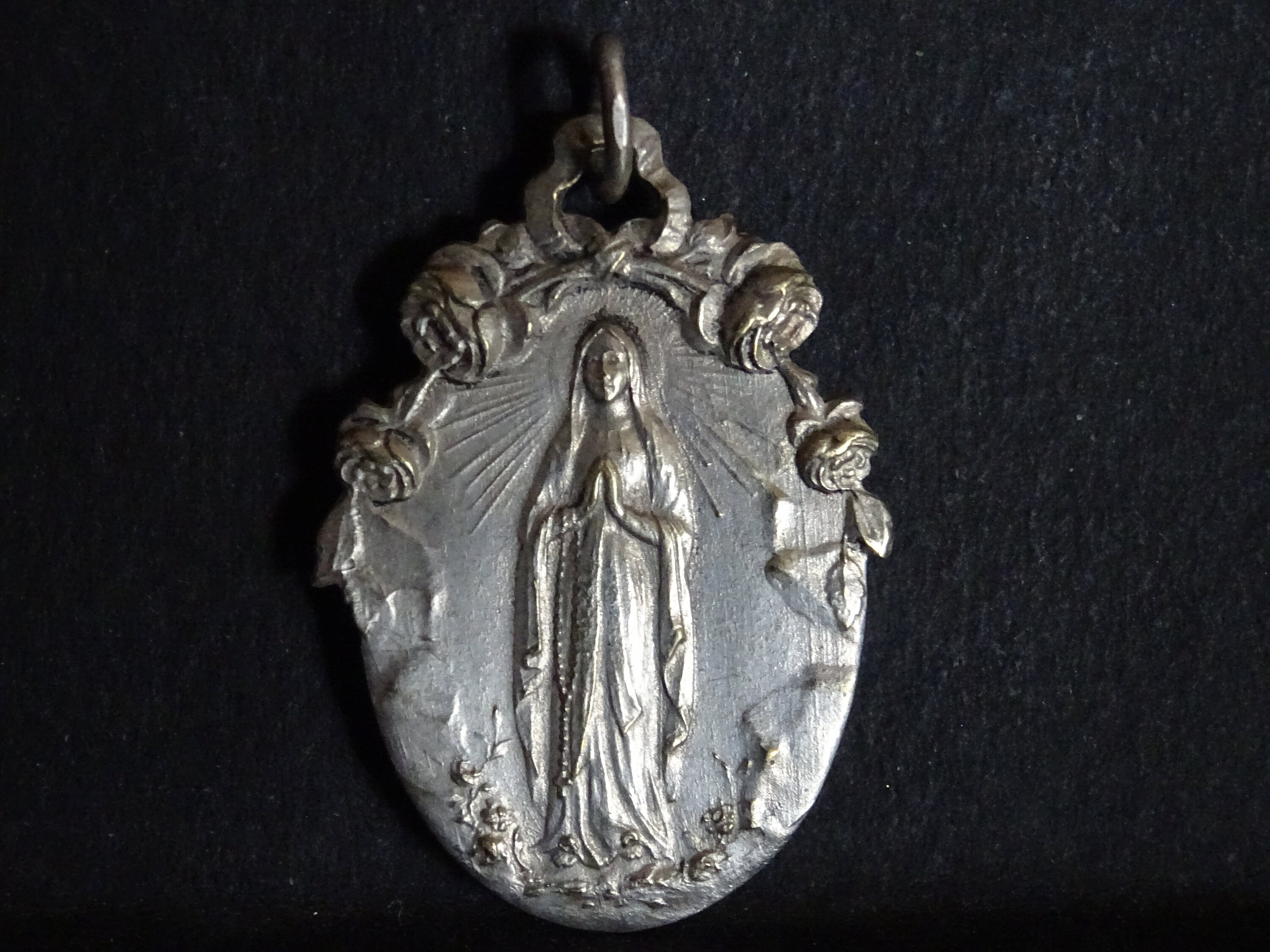 Art Nouveau Saint Louis Roi de France Notre Sainte Dame Médaille d'argent Medaille Vintage Religieux