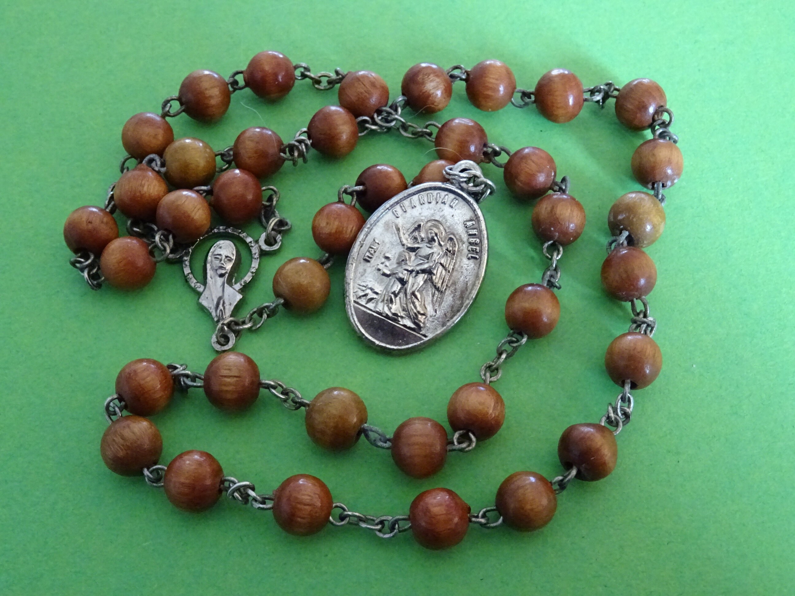 Saint Micheal, Ange Gardien. Perles en Bois Vintage Chapelet Médaillon Croix P 844