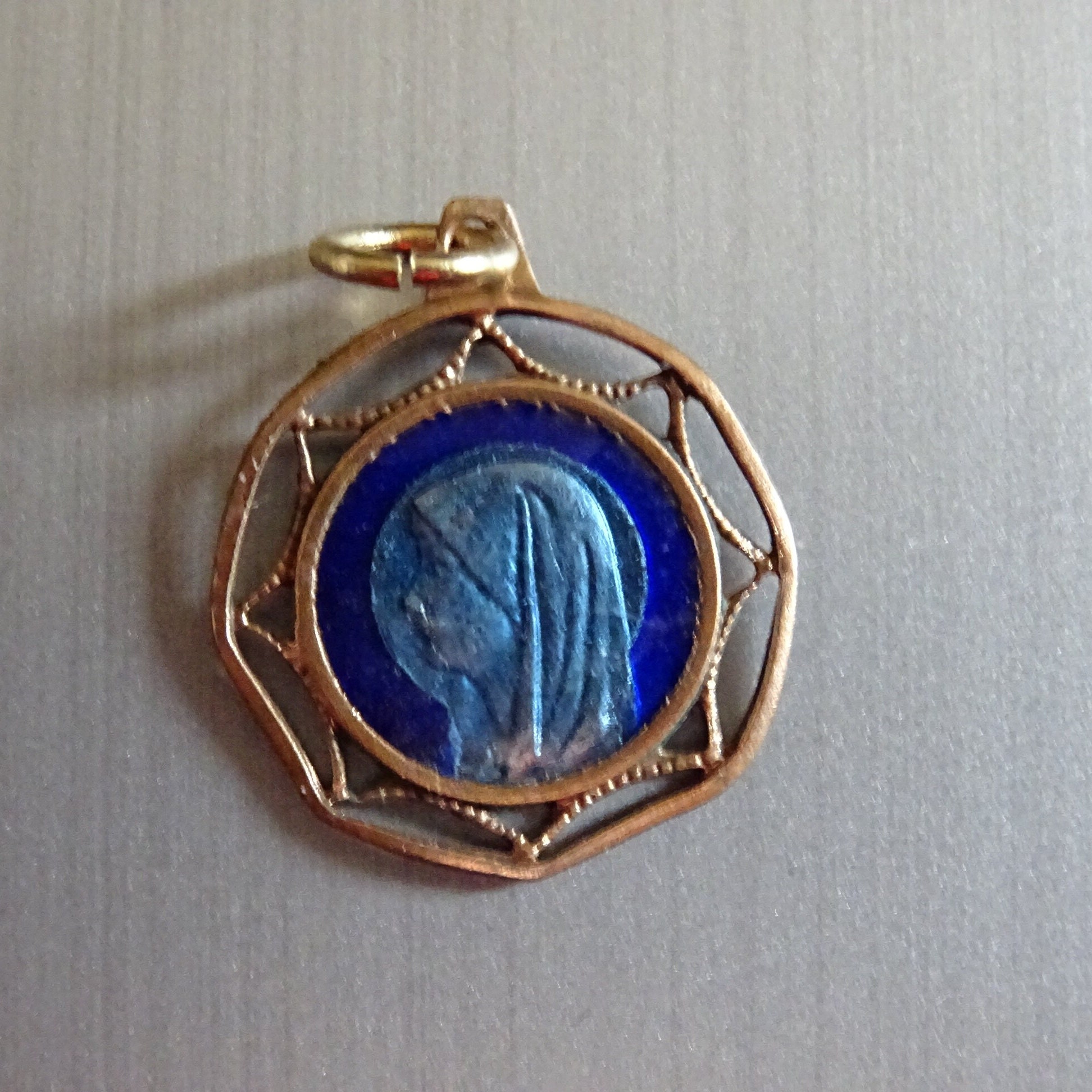 Virgin Mary Émail Or Bleu Couleur. Millésime Religieux Français Pendentif Médaillon Saint Charme B 7