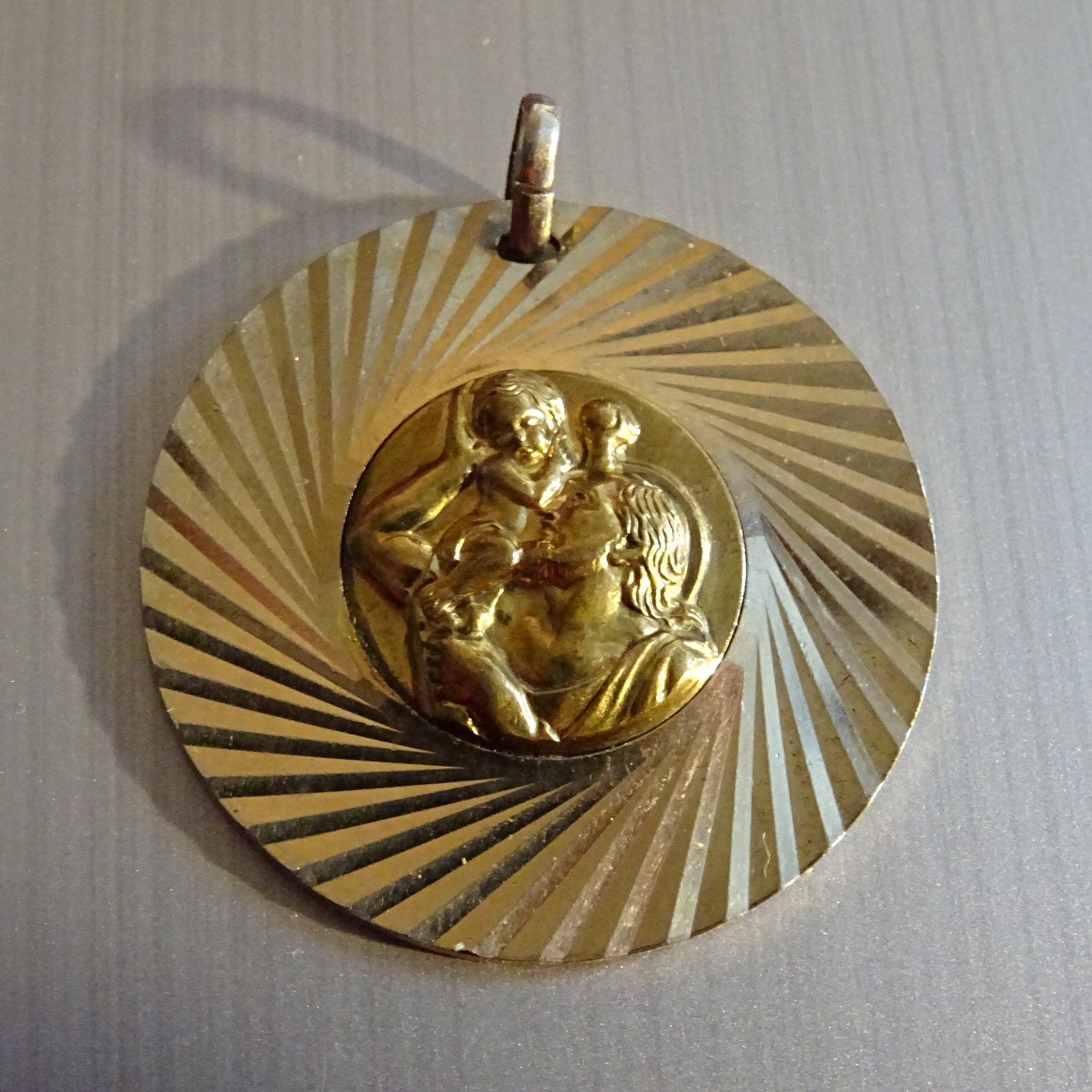 Saint-Christophe. Couleur Or. Médaillon Médaille Religieux Saint Charme Pendent Vintage D 51