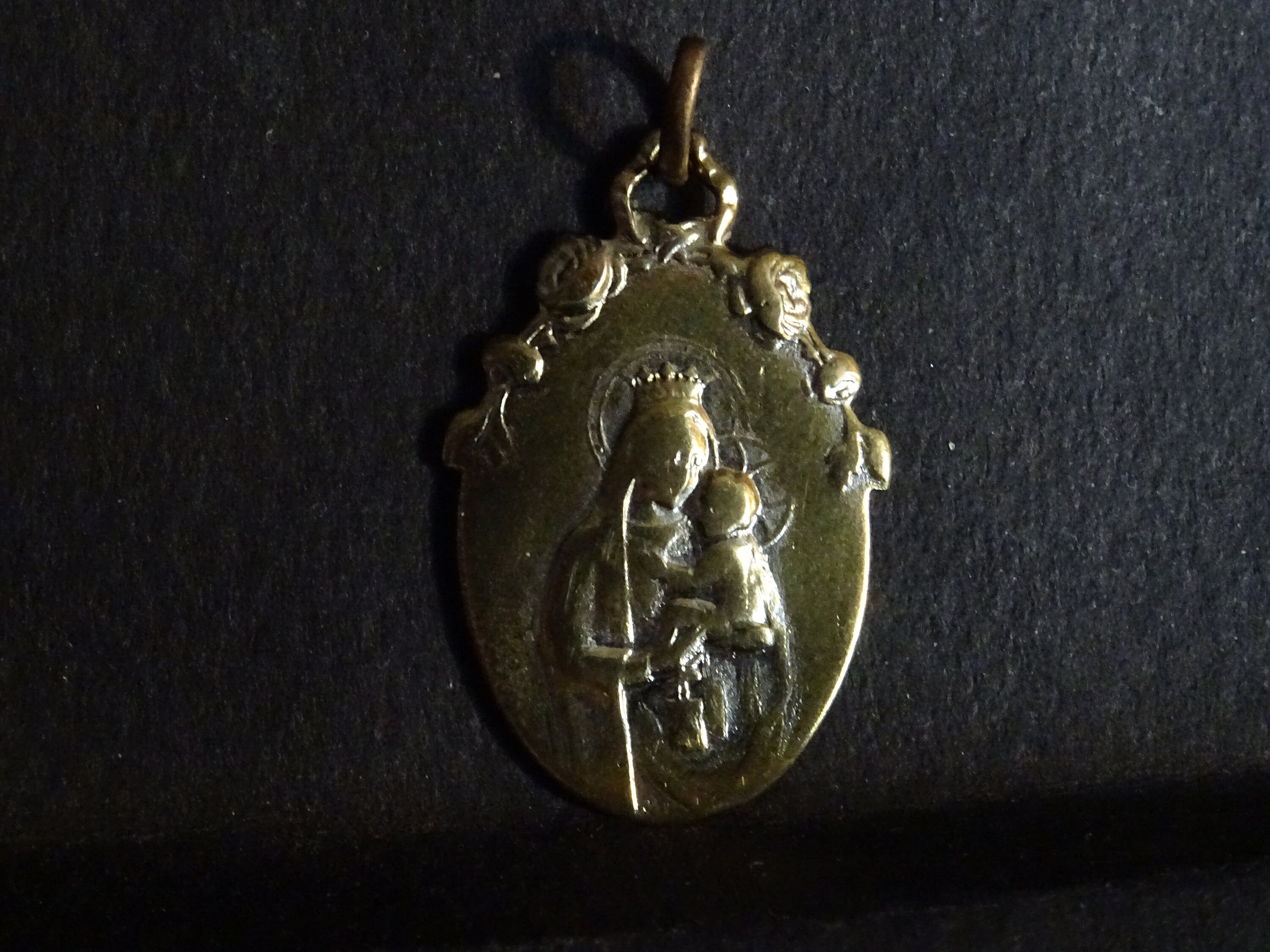 Art Nouveau Sainte Anne Mère de L'enfant Béni Marie Médaille d'argent Medaille Vintage Religieux Sai