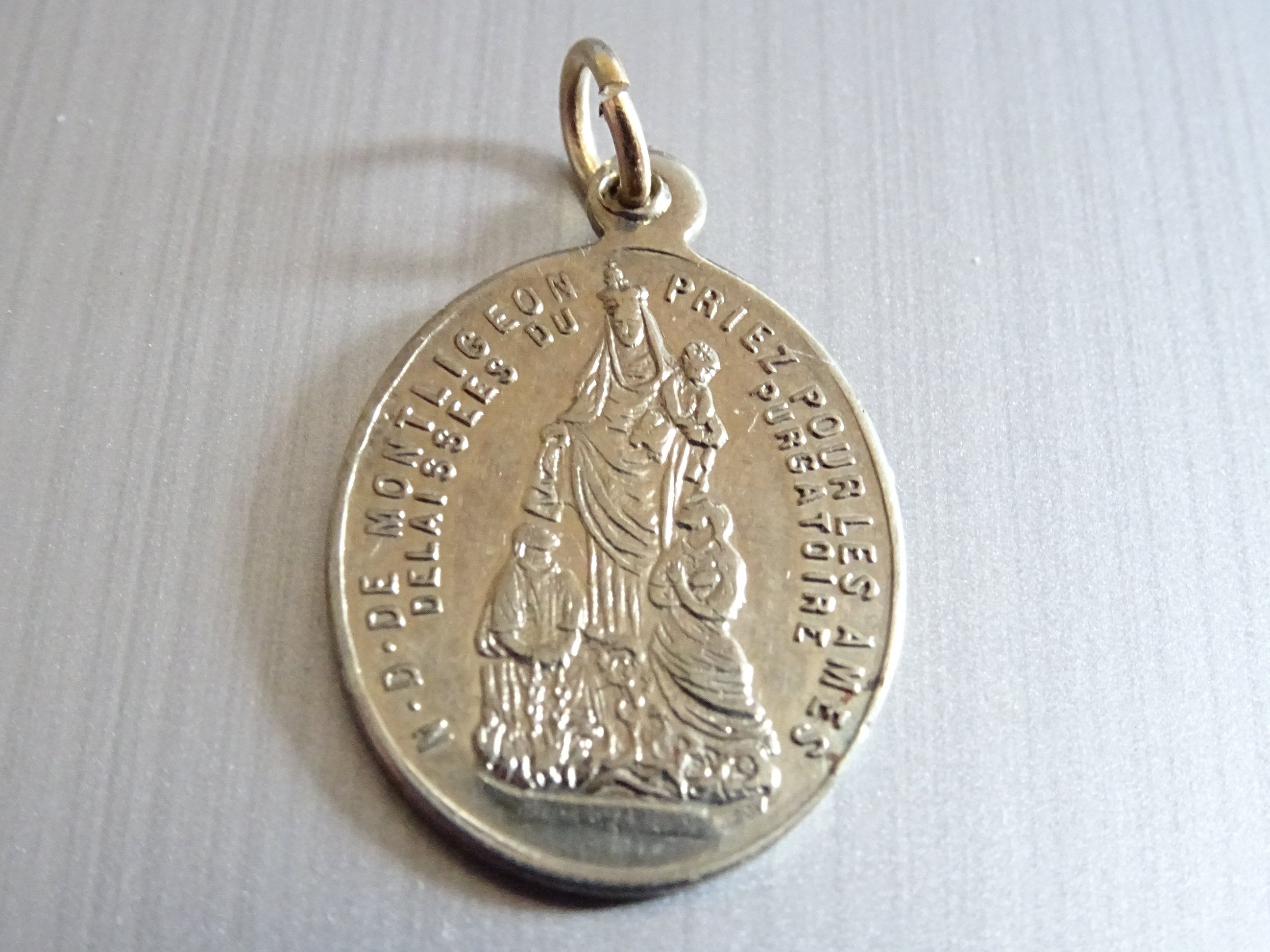 Notre Dame de Eglis Montligeon Coeur Jesus Couleur Or. Médaille, Holy Charm Pendentif Médaille Médai