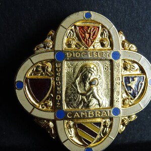 Enamel French Brooch Cambrai 3.5 cm Paris
