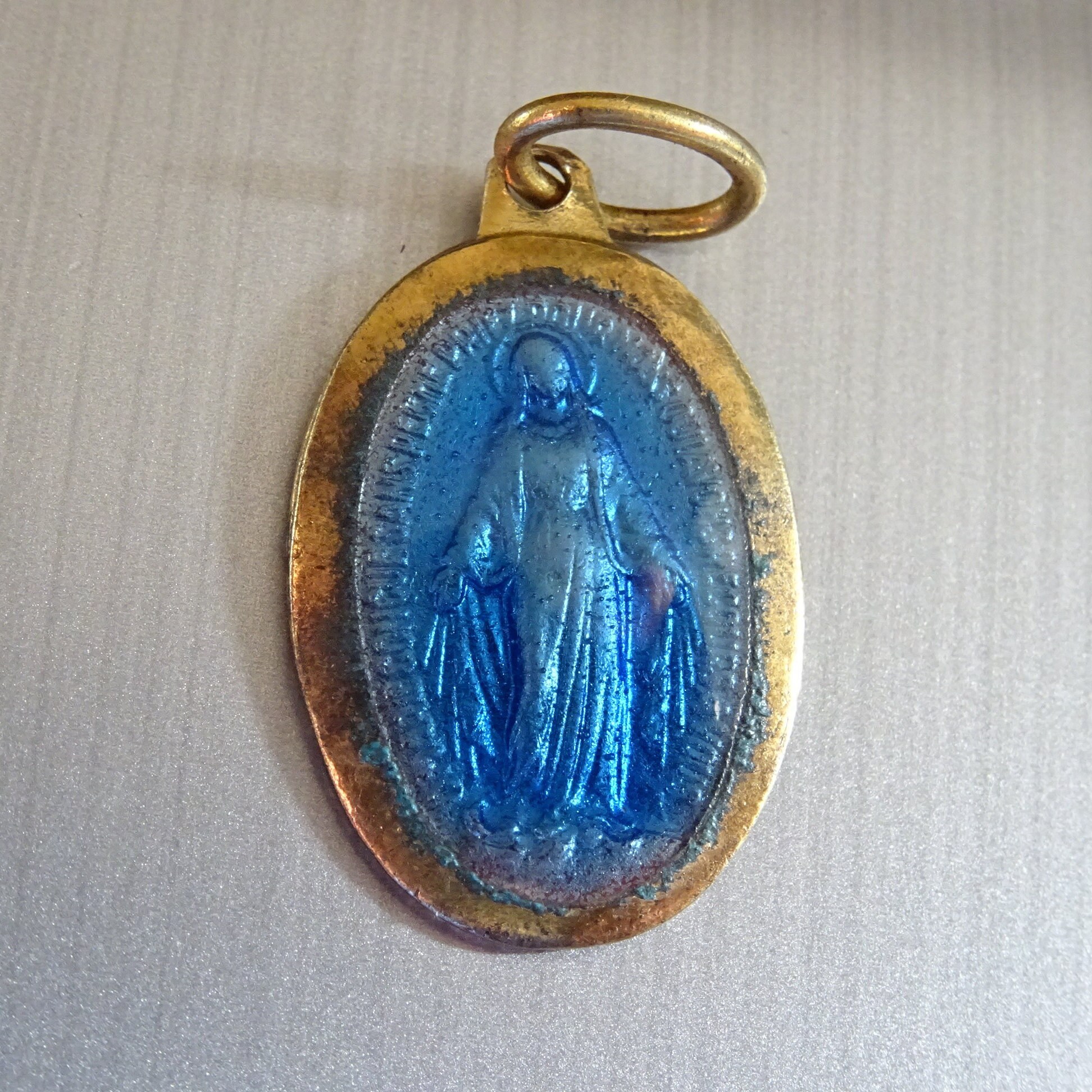 Notre-Dame Du Symbole Miraculeux de Dévotion et d'amour. Émail Médaille Bleu Médaillon Pendentif Sai