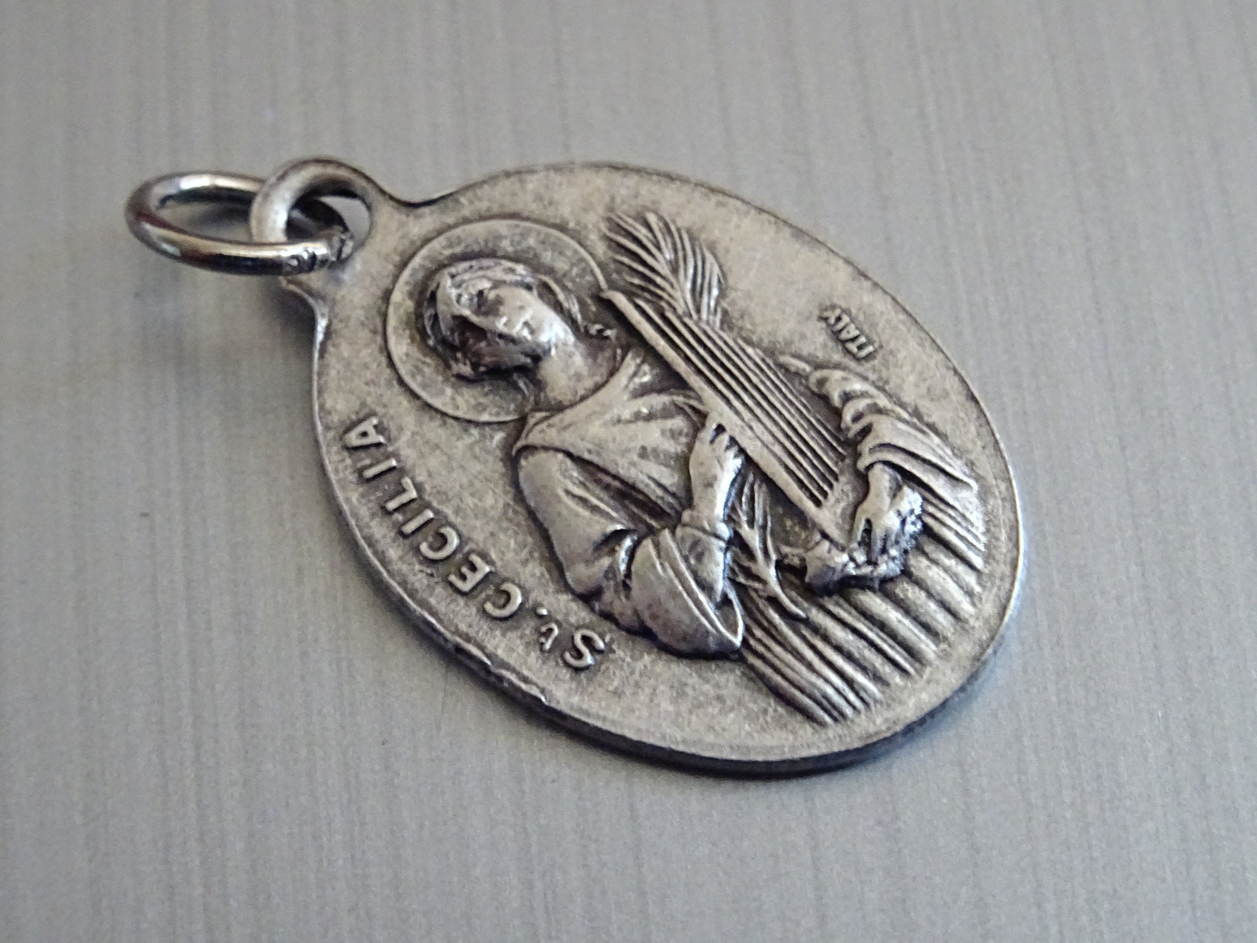 Sainte Cécile La Patronne de Musique et Des Musiciens, Sainte Agnès. Médaille Médaillon Pendente Sai