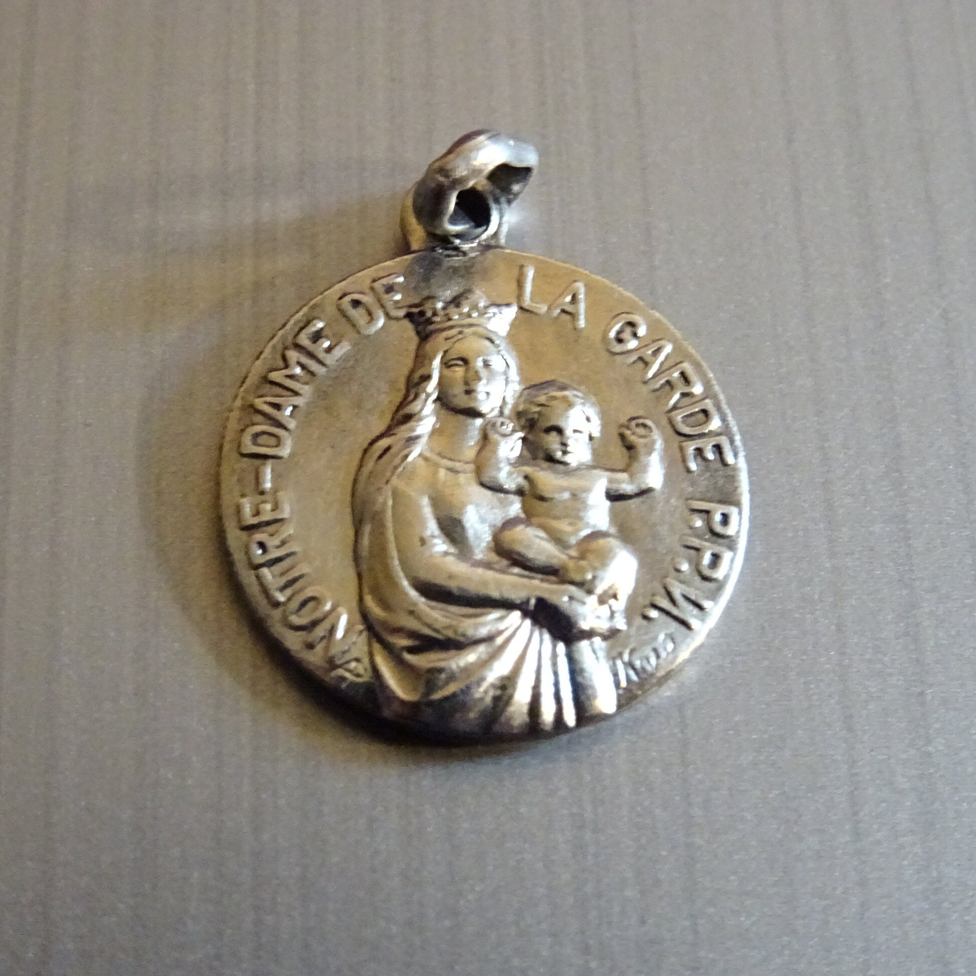 Notre Dame de La Garde. Français Millésime. Médaille Religieuse Médaillon Pendente Médaille Saint Ch