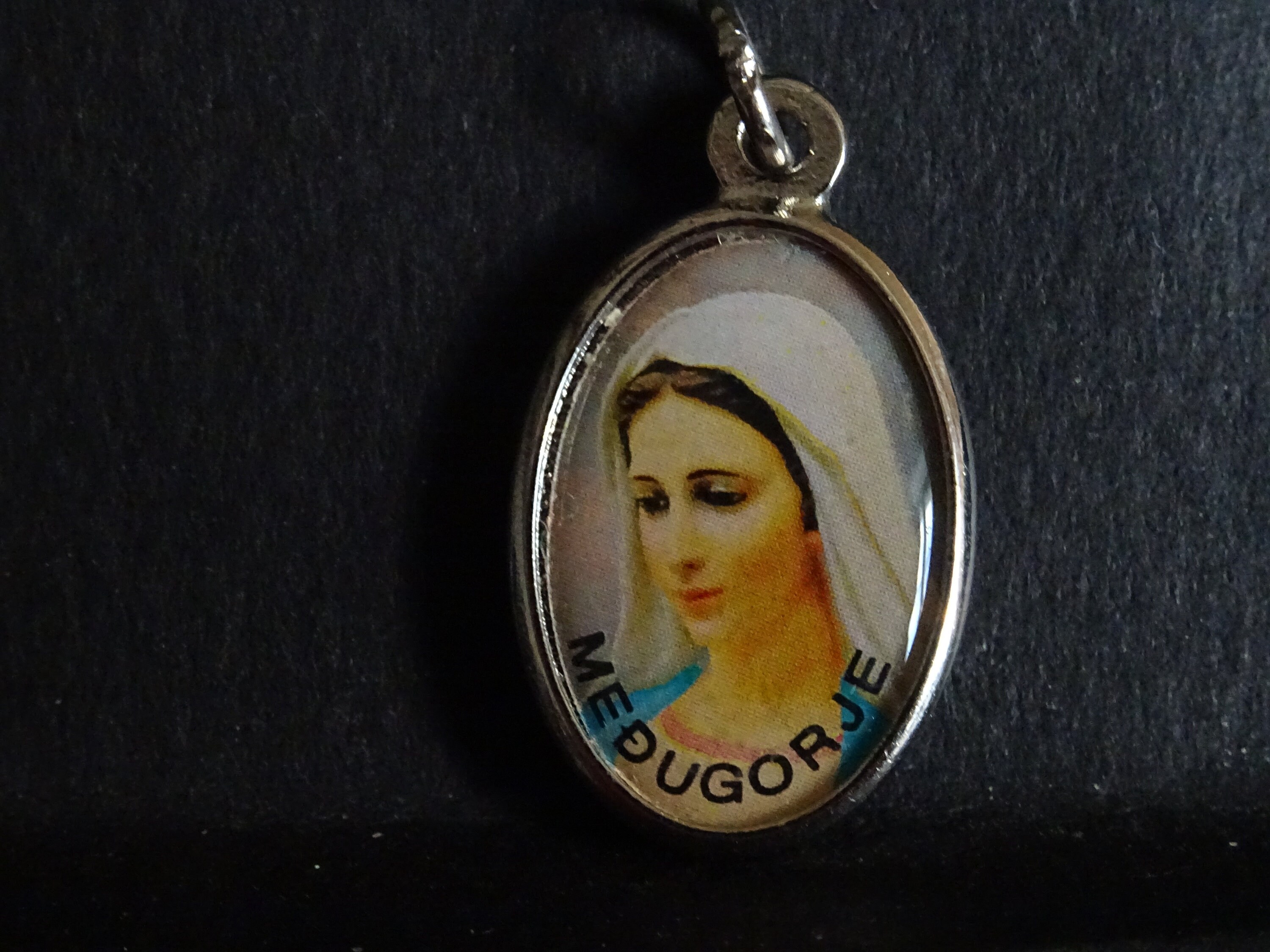 Notre-Dame de Medugorje Reine La Paix Lieu Pèlerinage Catholique Site Médaille Religieuse Médaillon