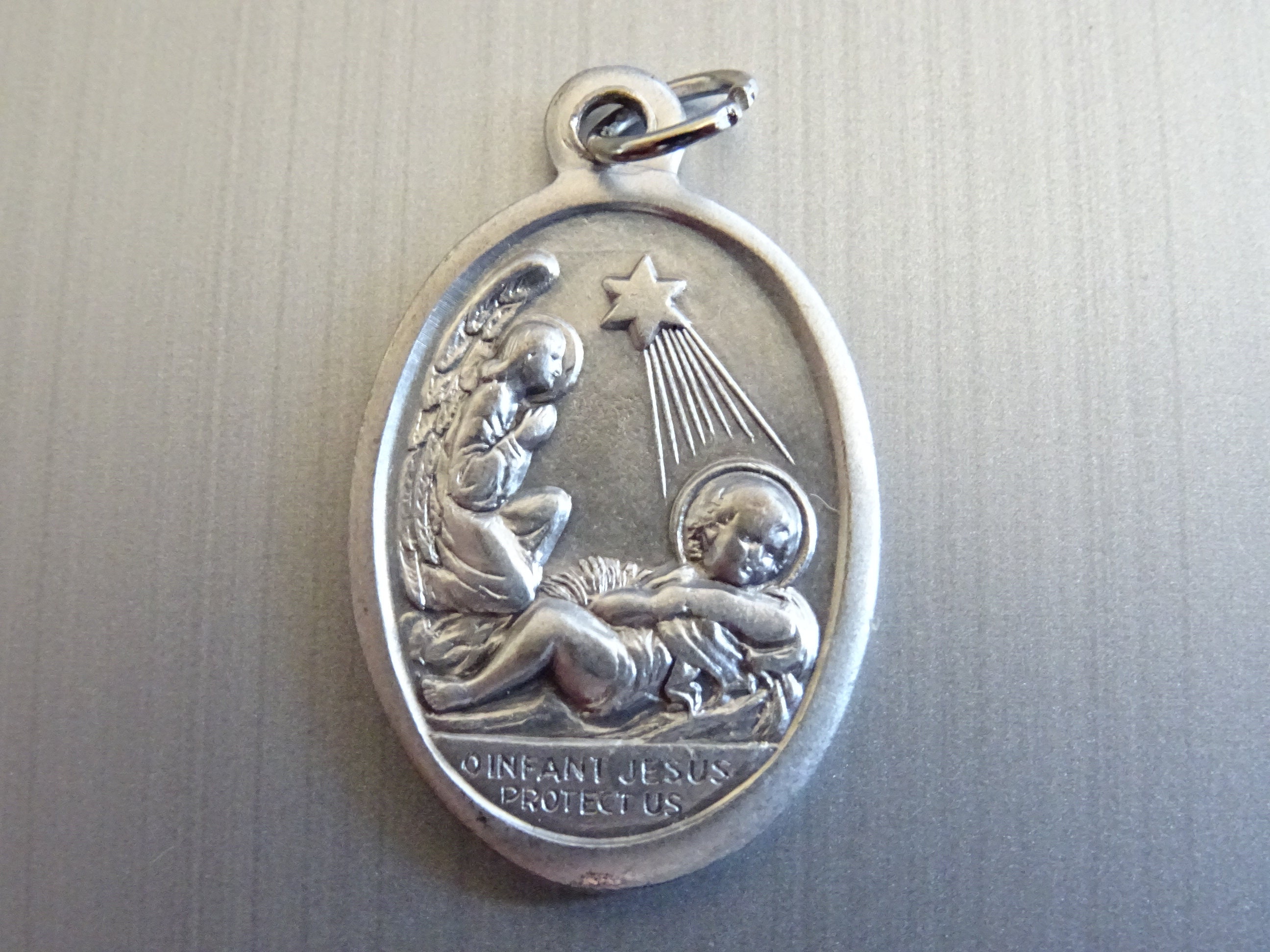 L'enfant Jésus Nous Protège. Médaille d'argent Médaillon Pendentif Holy Charm B 357
