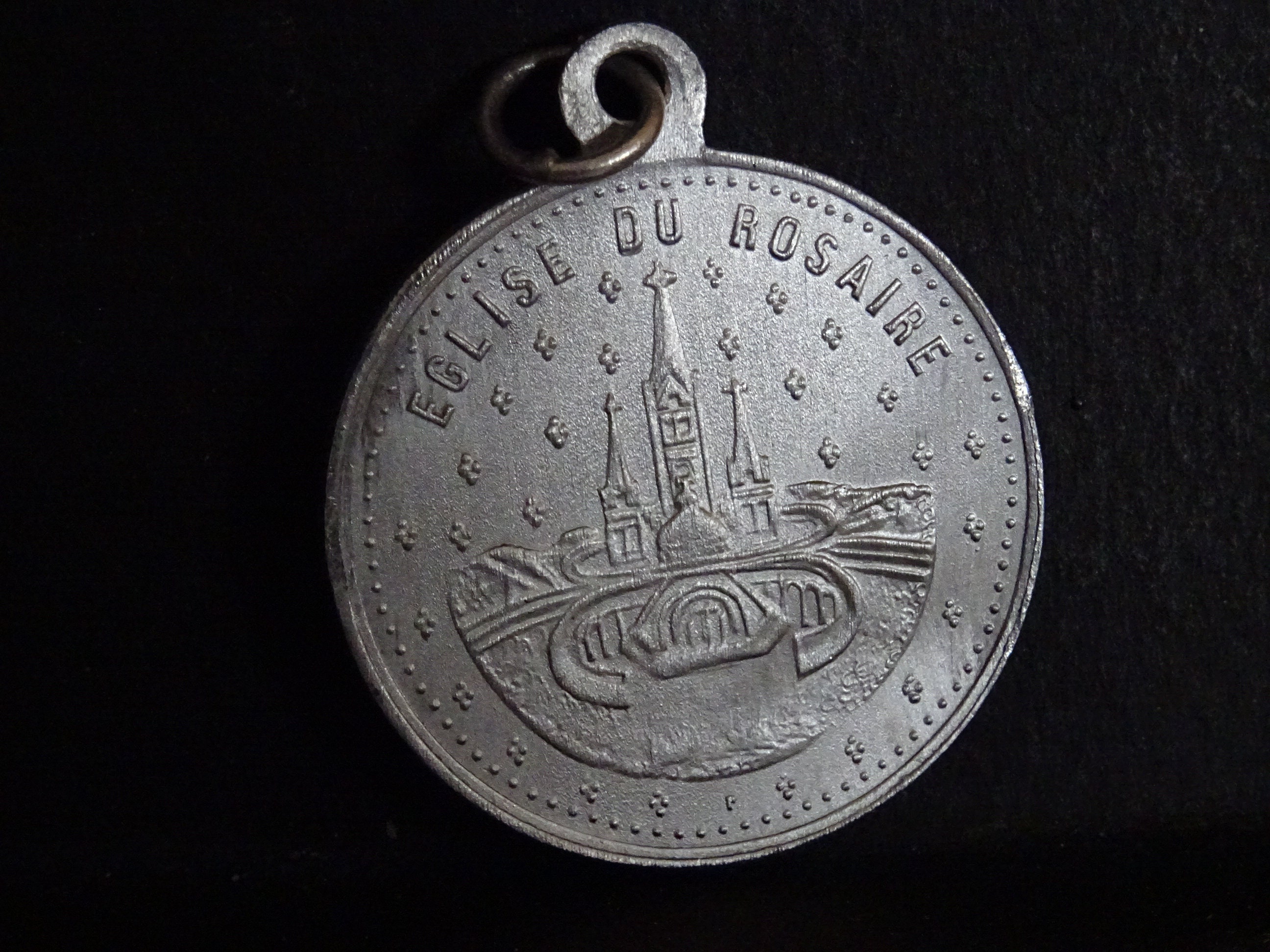 Eglise Du Rosaire Lourdes Médaille Religieuse Antique Catholic Pendentif Médaillon Aluminium P 398