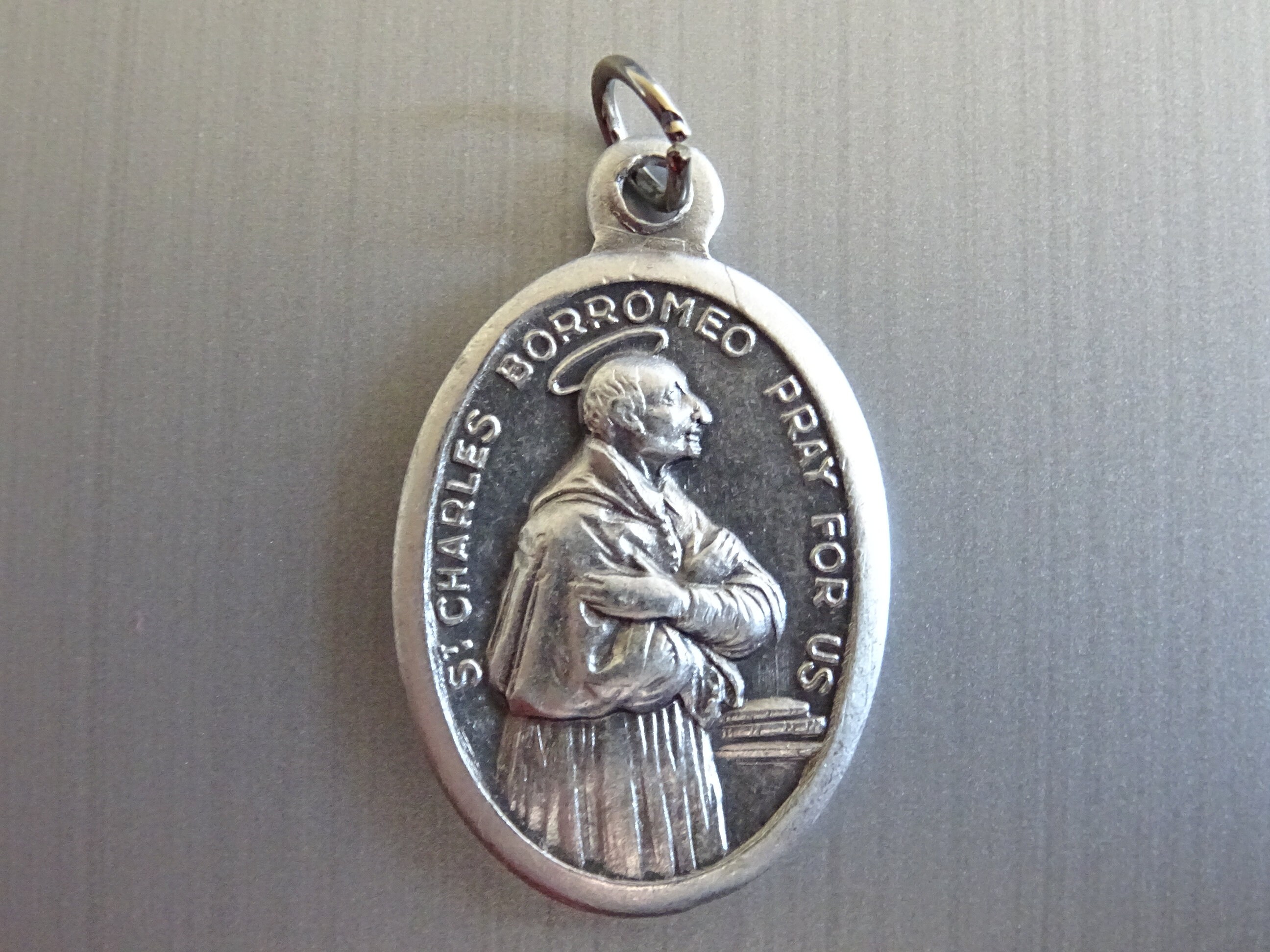 Saint Charles Borromée. Saint Patron de Dieting, Poids. Médaille d'argent Médaillon Pendentif Holy C