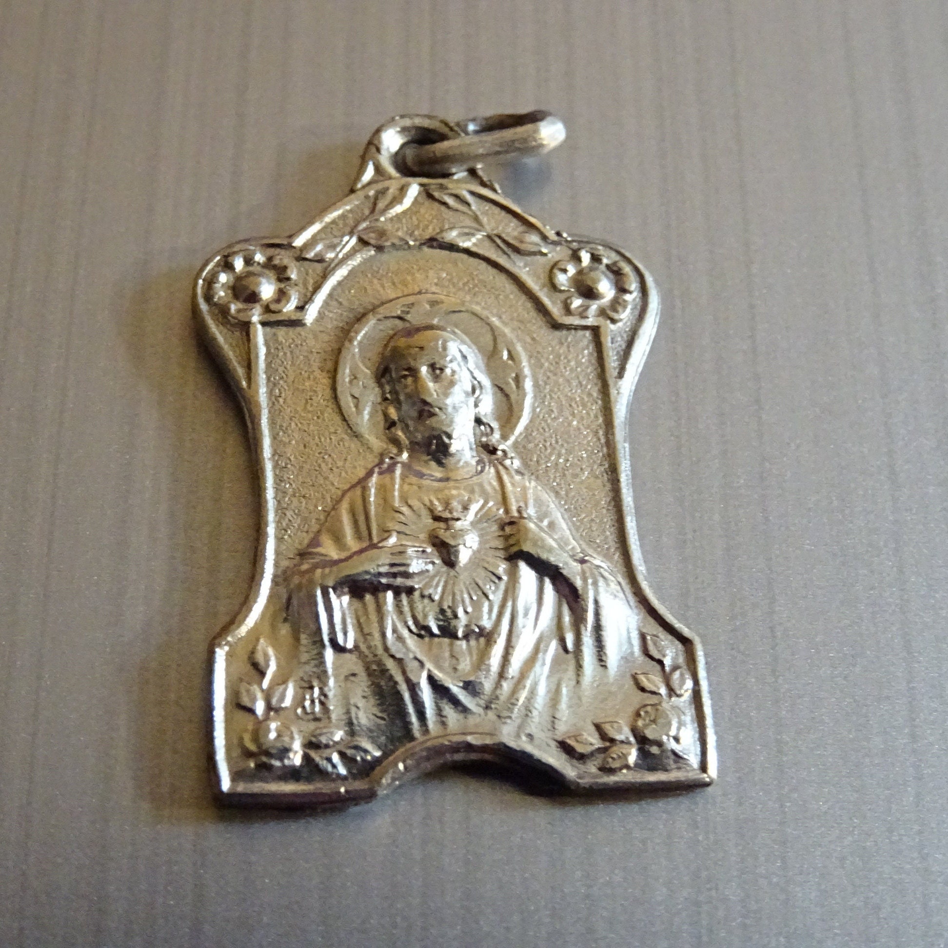 Sainte Famille Fleurs Roses. Français Millésime. Médaille Religieuse Médaillon Pendente Médaille Sai