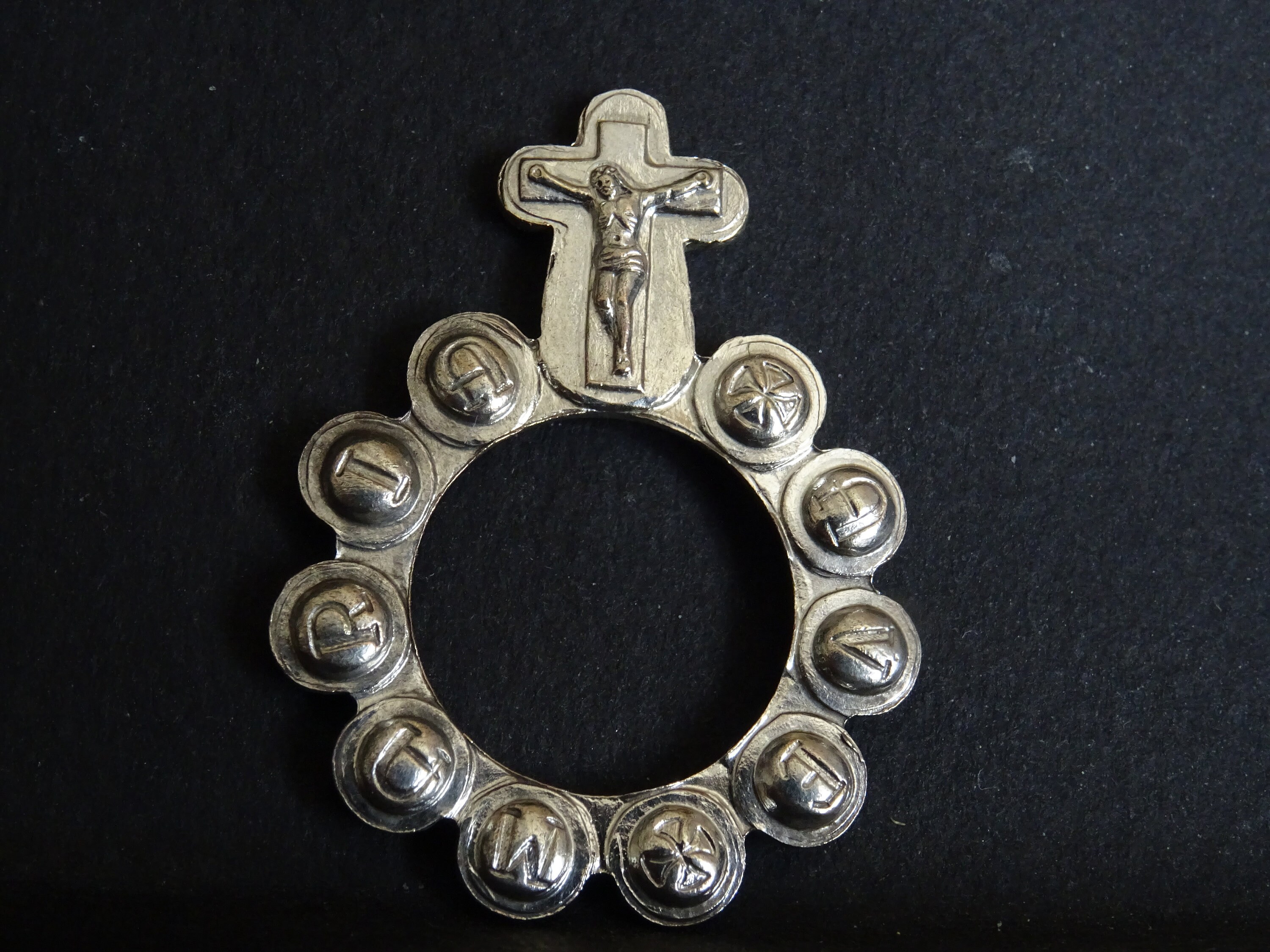 Ave Marie St. Therese Roses Finger Cross Dizaine Religious Medal Antique Catholic