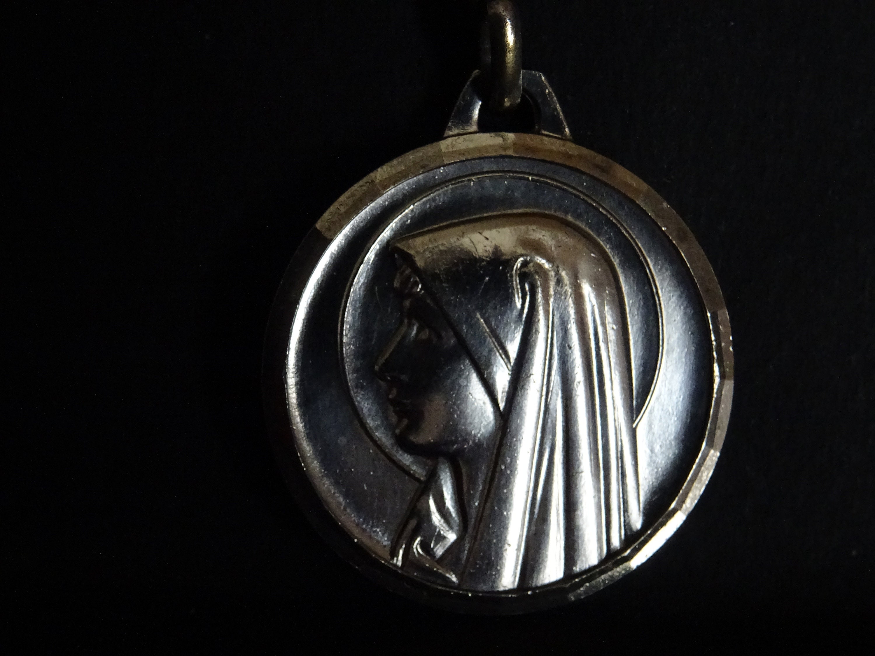 Grotte de Lourdes Lieu Des Apparitions La Médaille Vierge Marie Catholique Pendentif Saint Charme P 