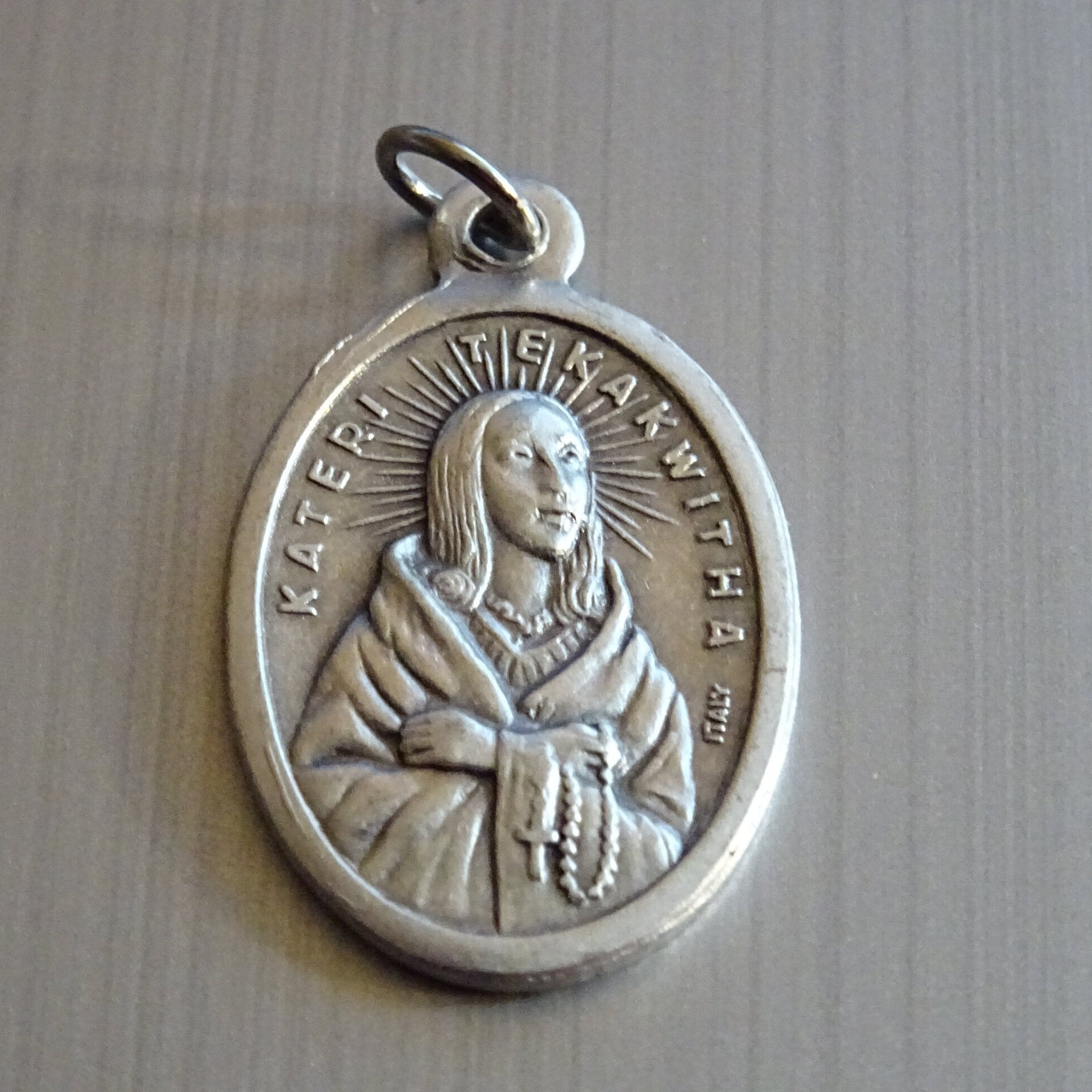 Sainte Kateri Tekakwitha. Patron Des Écologistes, Environnement. Perte de Parents, Personnes en Exil