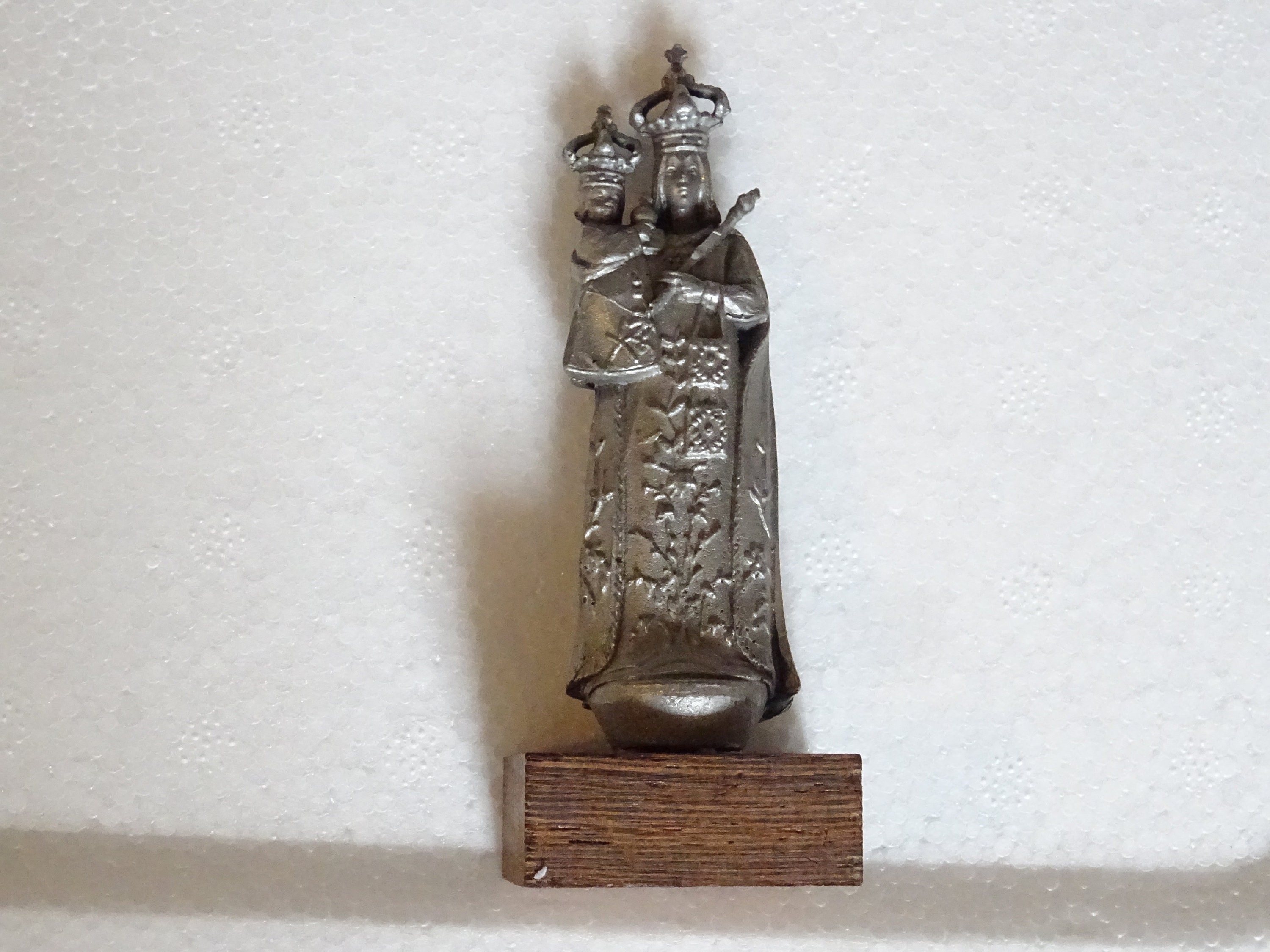 Vintage Français Statue Sainte Anne d'auray - Virgin Mary Metal Alloy Enfant avec Couronnes sur Le S