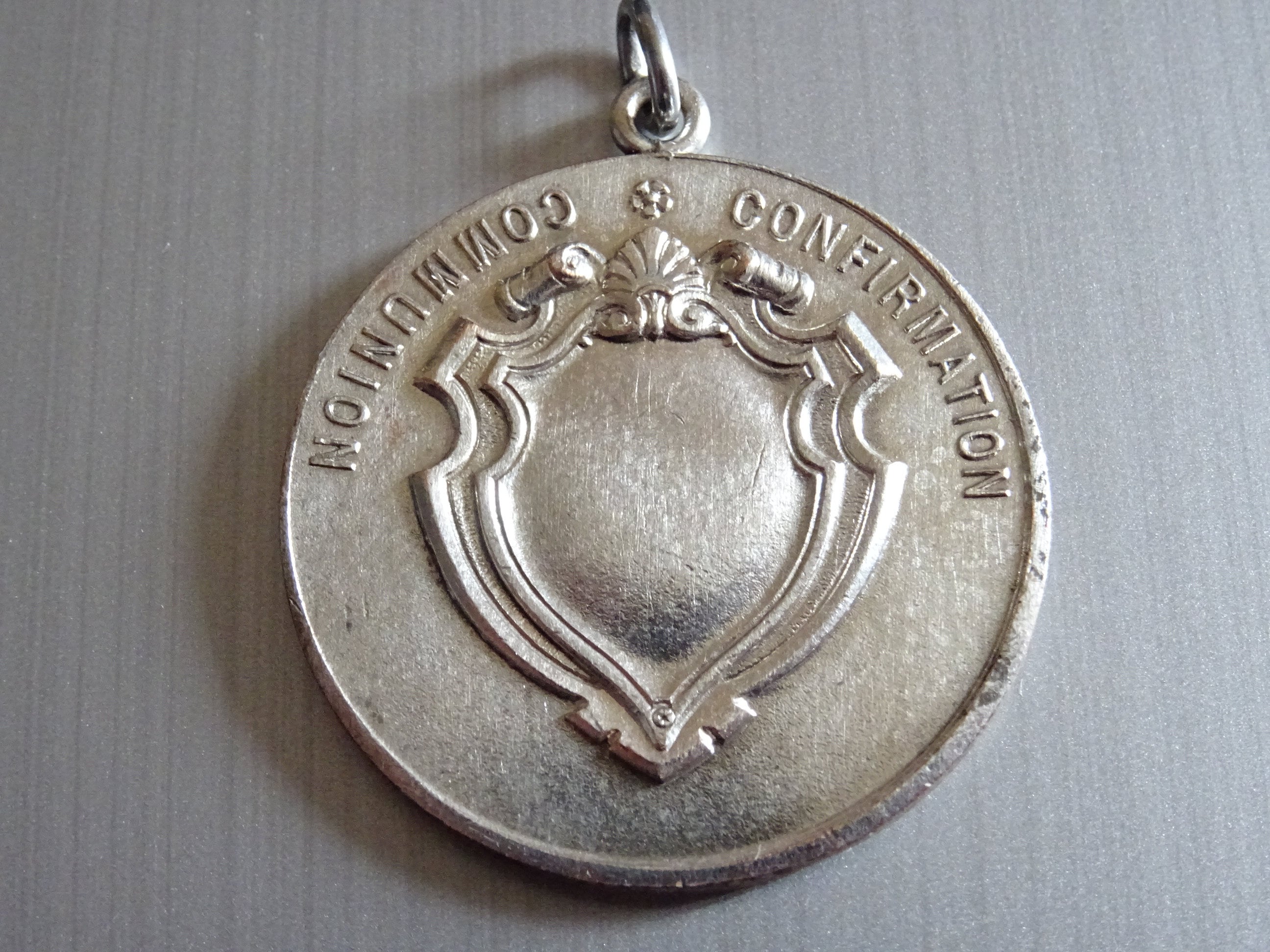 1Ère Communion. Antique Médaille Religieuse Catholique Saint Charme Médaillon Pendentif P 941