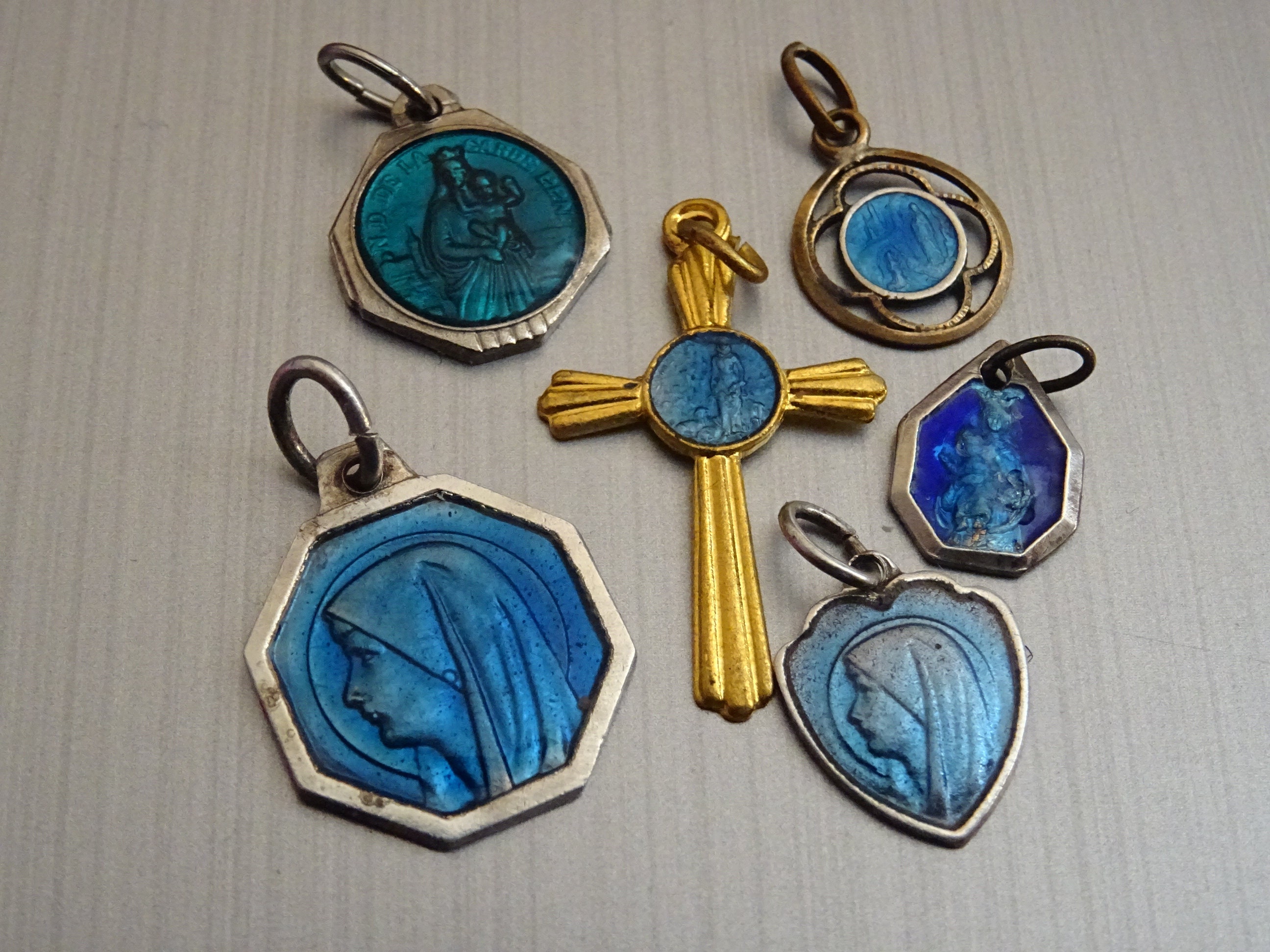 Lot 6 Vierge Marie. Émail/Croix Religieuse Médaille Médaillon Pendentif Saint Charme D 342