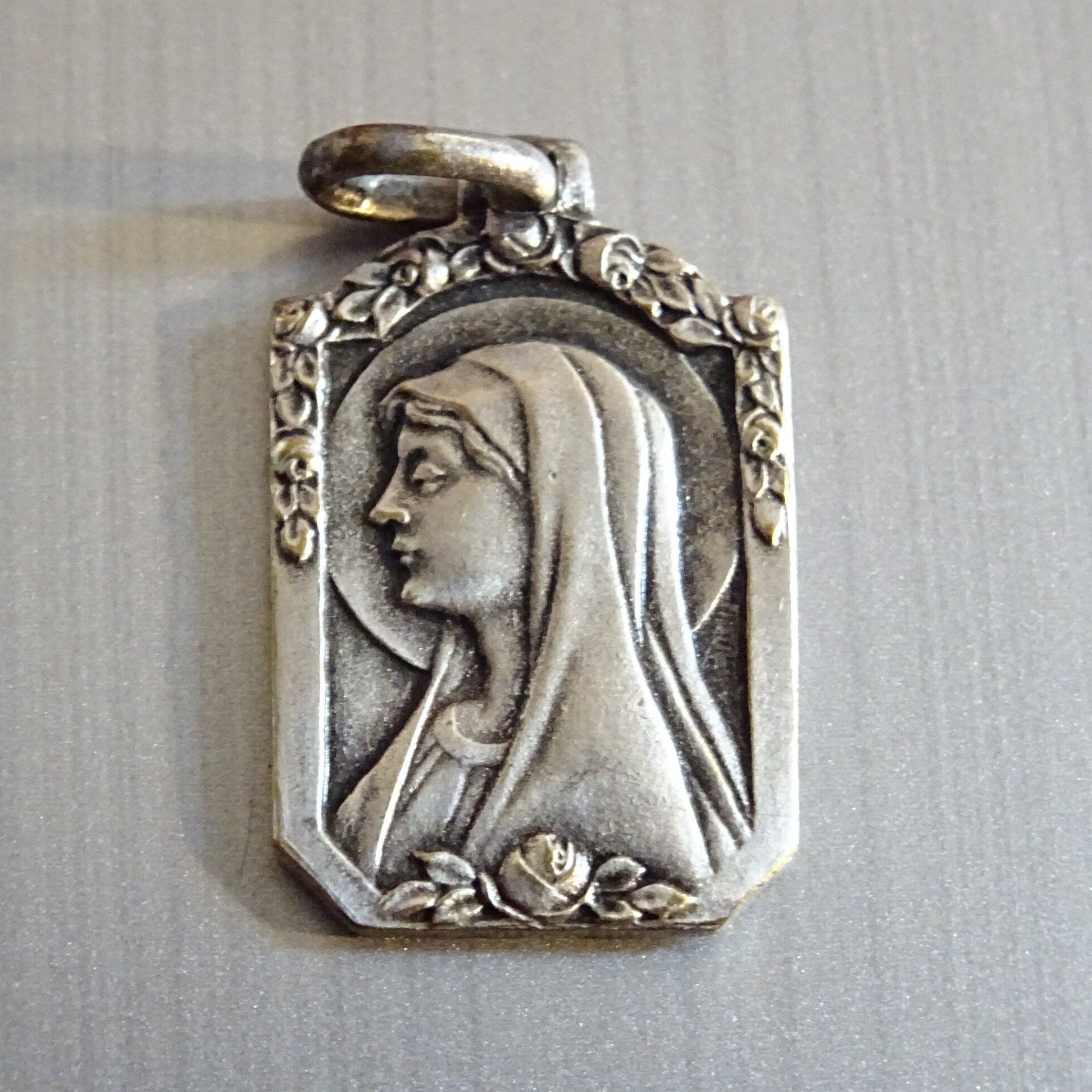 Sainte Vierge Marie, Rose Bourder, Médaille Pendente Holy Charm D 185