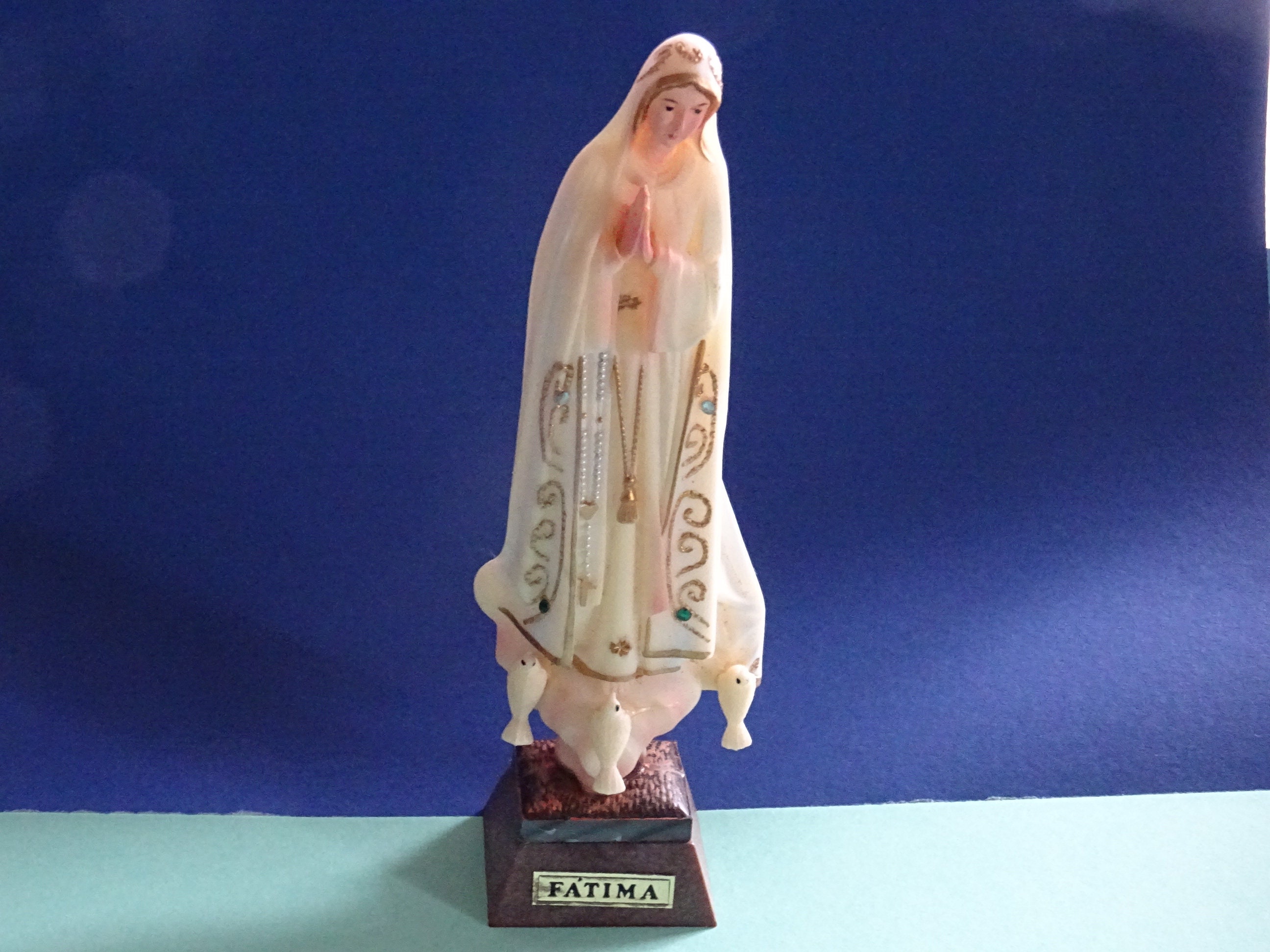statue Des Colombes de Fatima. Autel Voyage B 24