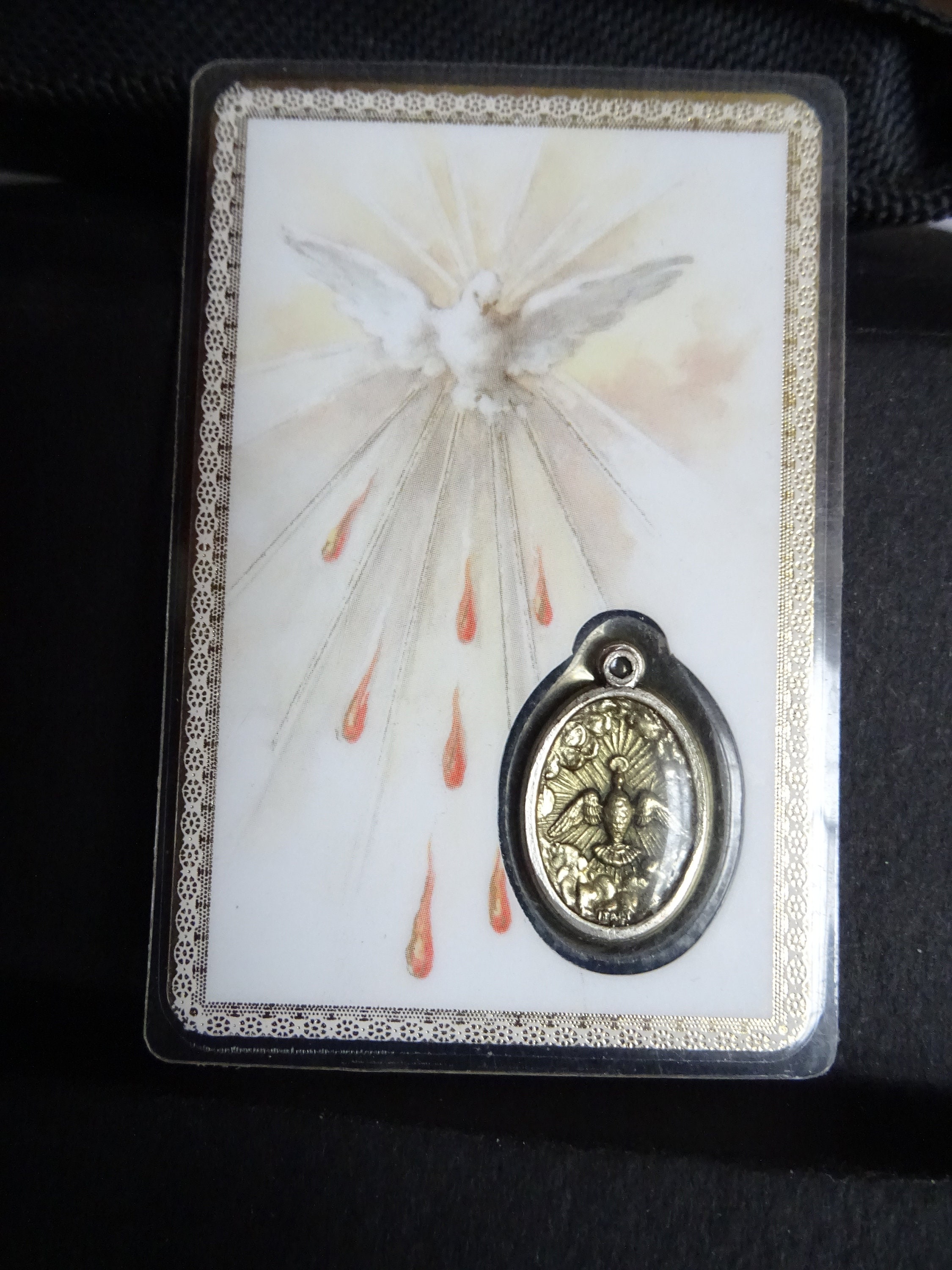 Saint Saint-Esprit avec Carte de Prière Oxydé Médaille d'argent Medaille Vintage Religieux Saint Cha