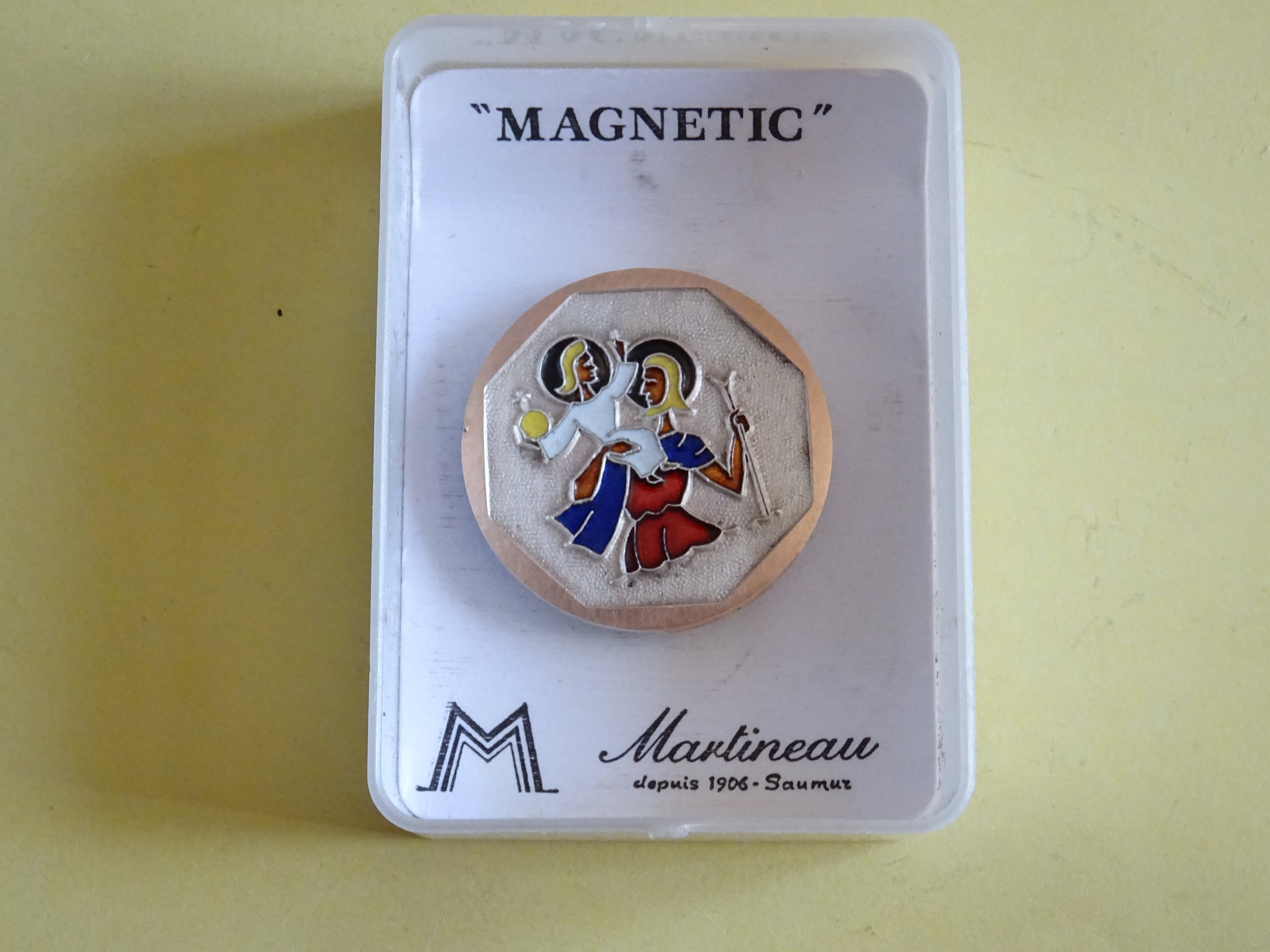 Martineau, Maître Médaillé Enamel St. Christopher Car Fridge Magnet Vintage en Boîte