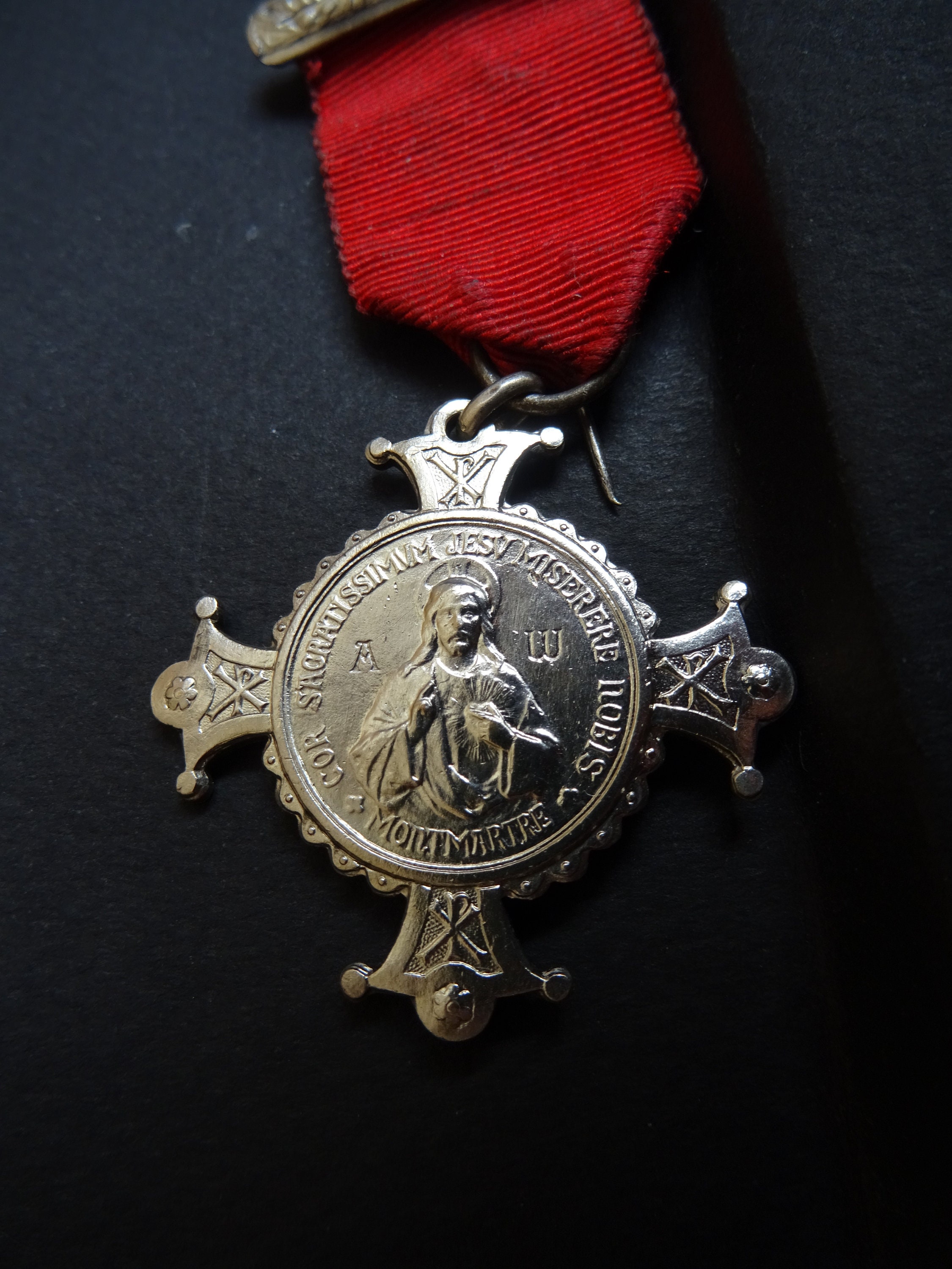 Antique Argent Christ Notre Seigneur de Montmartre avec Ruban Medaille Médaille.