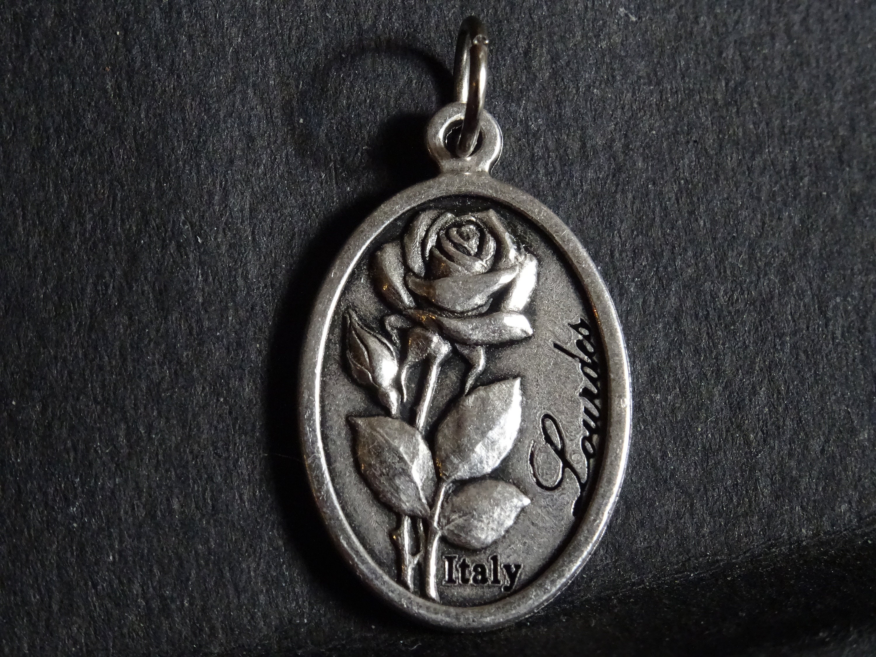 Roses Pour Notre-Dame de Lourdes - Sanctuaire Lourdes. Médaillon d'argent Pendent Medaille Holy Char
