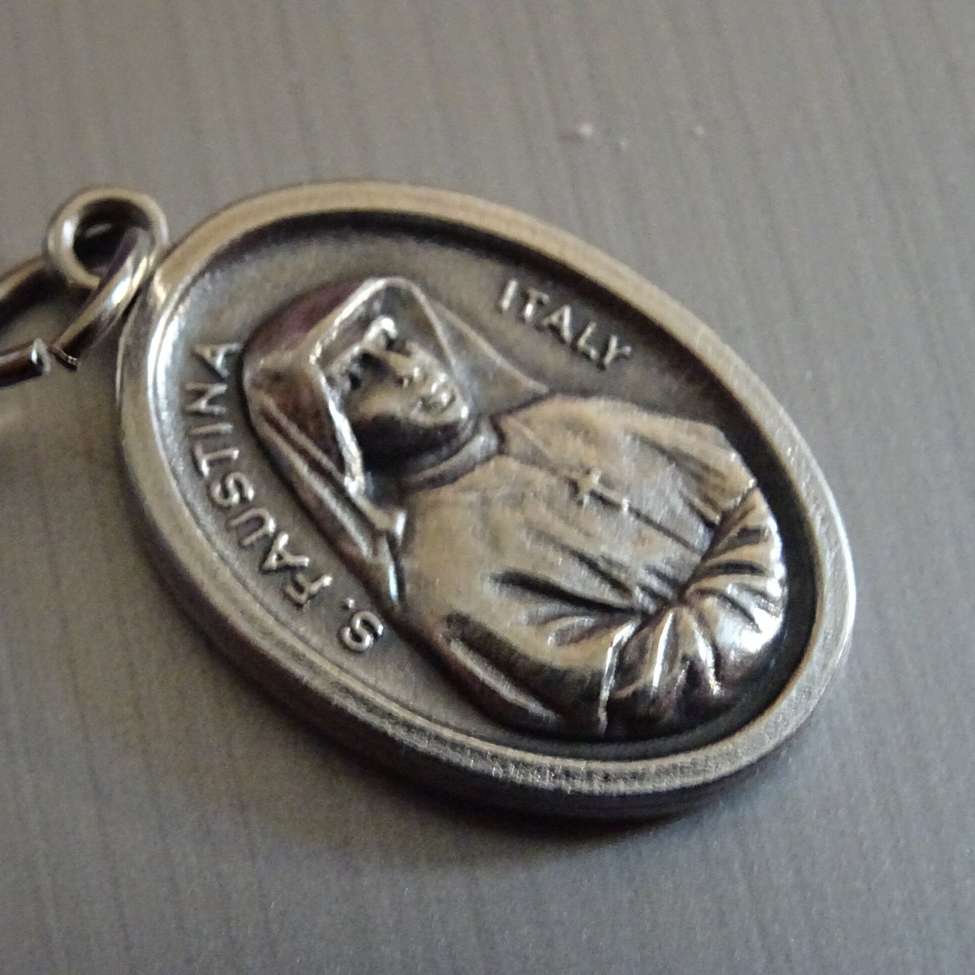 Sainte Faustine Kowalska. Sœur Religieuse Polonaise, Mystique, Apôtre de La Miséricorde Divine. Méda