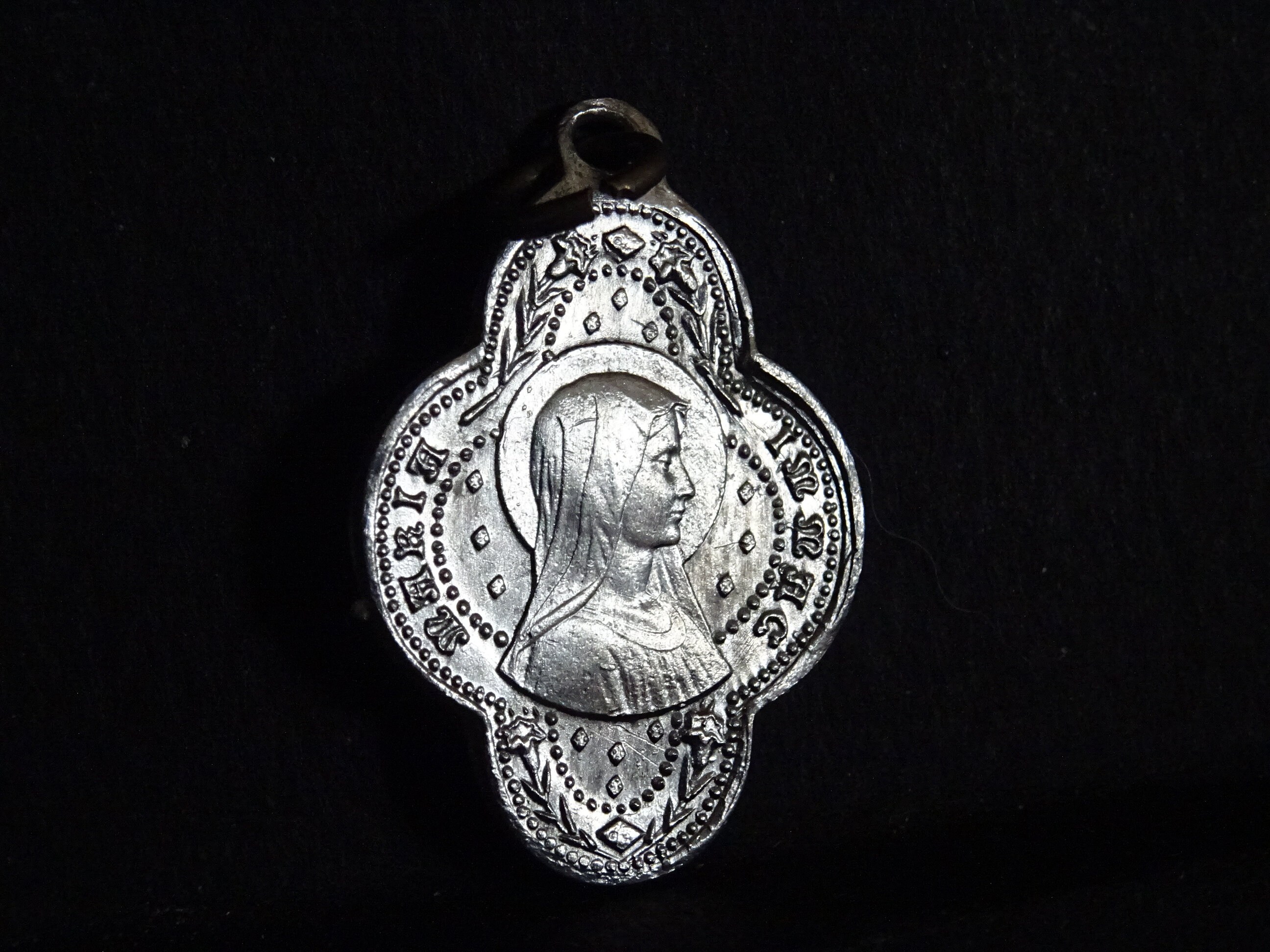 Notre-Dame de Lourdes Français Médaillon Pendentif Vintage Holy Charm P 378