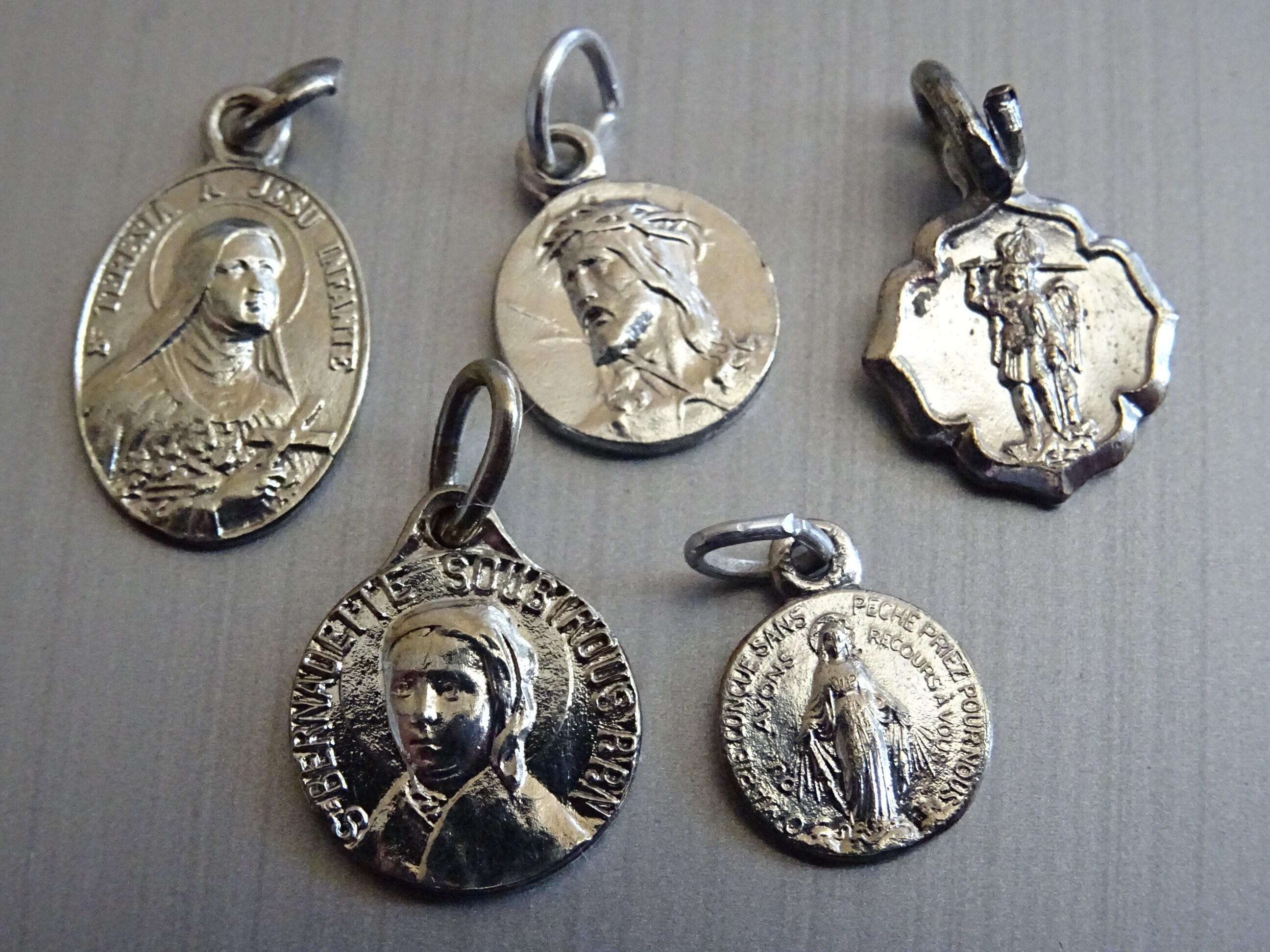 Lot 5 Tiny St. Therese, Jerusalem Cross, Bernadette. Vintage Français Silver Holy Charm Medal Penden
