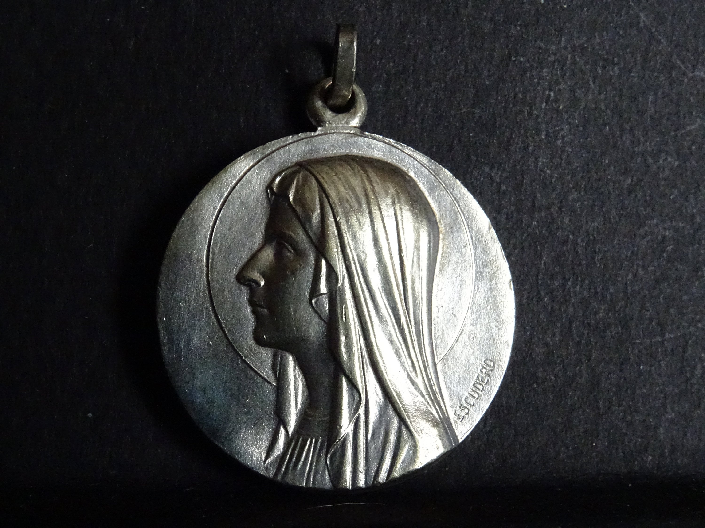 Vintage Vierge Marie Medaille Signé Escudero Médaille d'argent