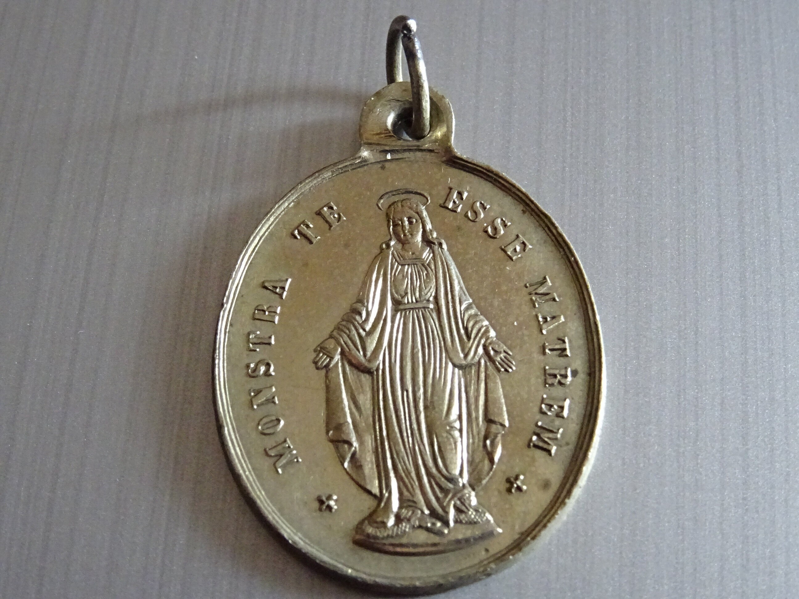 Félicitations Aux Enfants. Congration. de L'enfant. Antique Religious Medal Catholic Holy Charm Meda