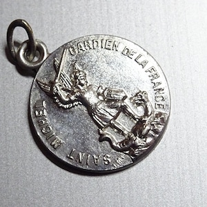 Saint Michel Gardien De France signed LMF 1914. pendant medallion Holy Charm BB 279