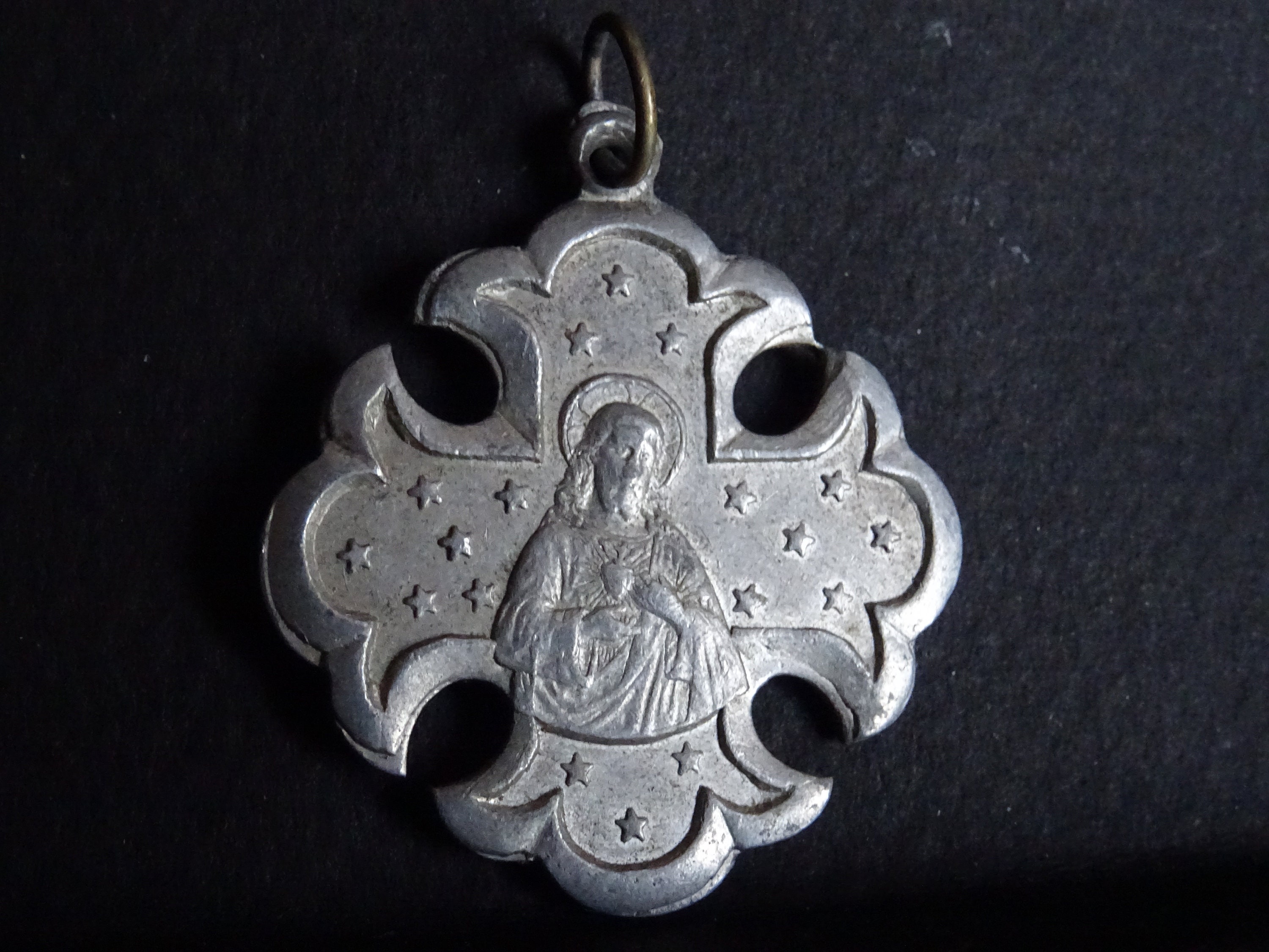 Croix Norte Dame Français Médaillon Pendentif en Aluminium Charme Sacré