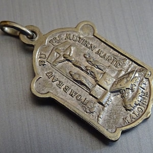 Malonne the tomb of the Servant of God and Brother Mutien. Silver Catholic Vintage Pendant Medallion Holy Charm D 249