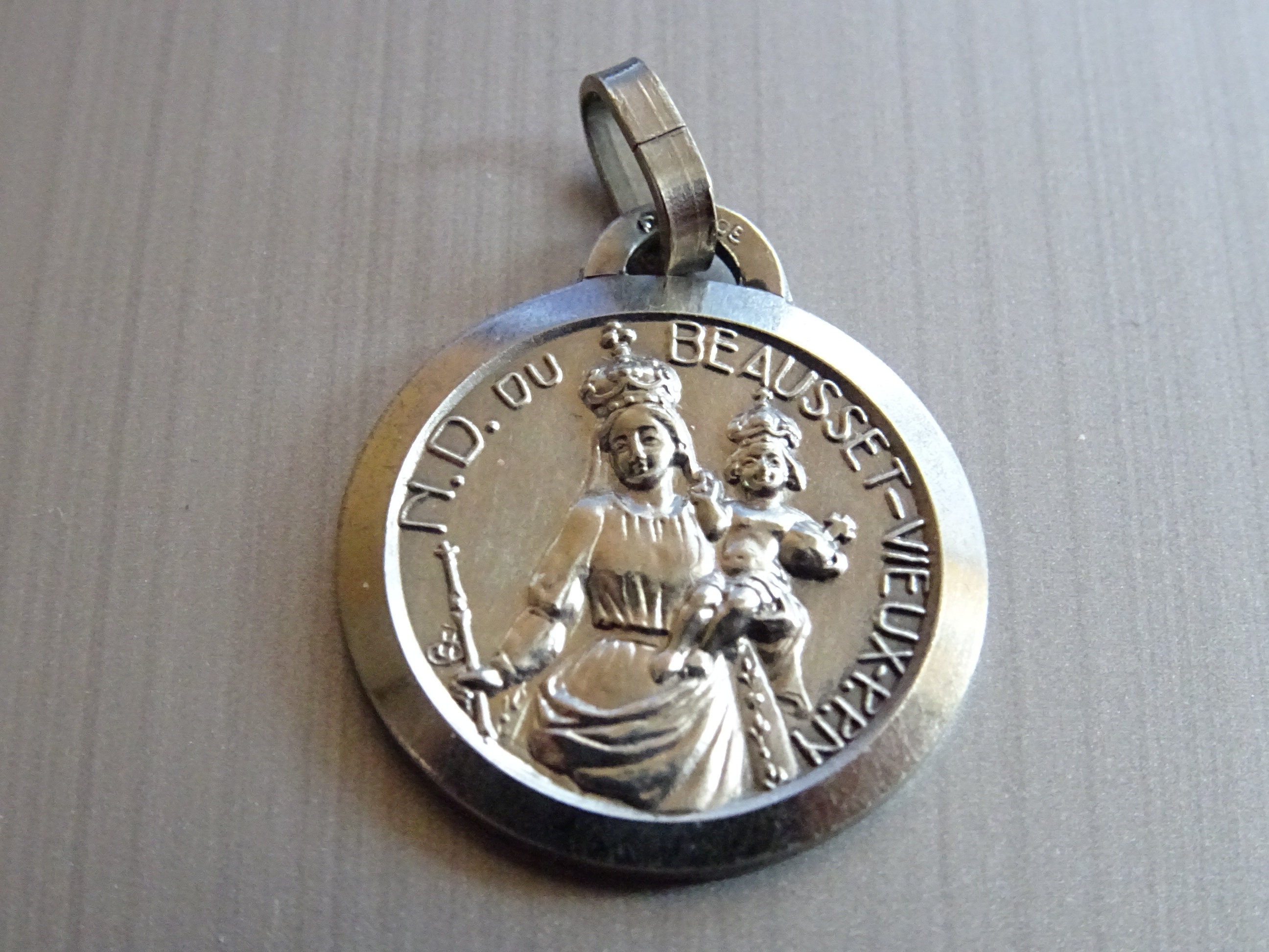 Souvenir Chapelle Du Beausset Vieux. Médaille Du Saint Charme Pendentif Médaillon Médaille Medaille 