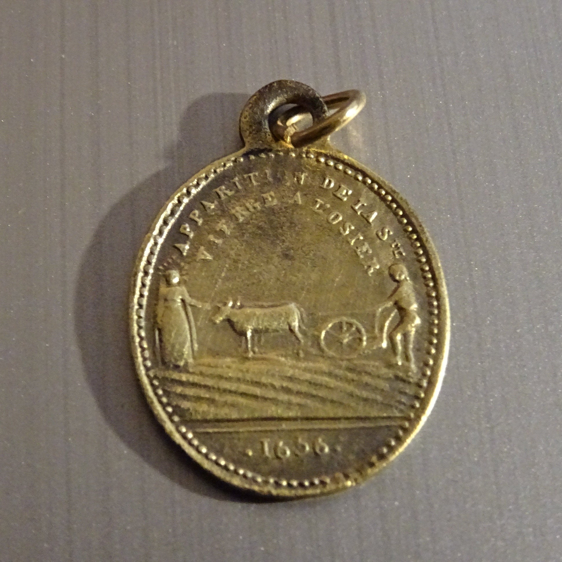 Notre Dame de L'osier. Apparition Mariale Sainte Vierge. Médaillon Catholique Vintage Médaille Pende