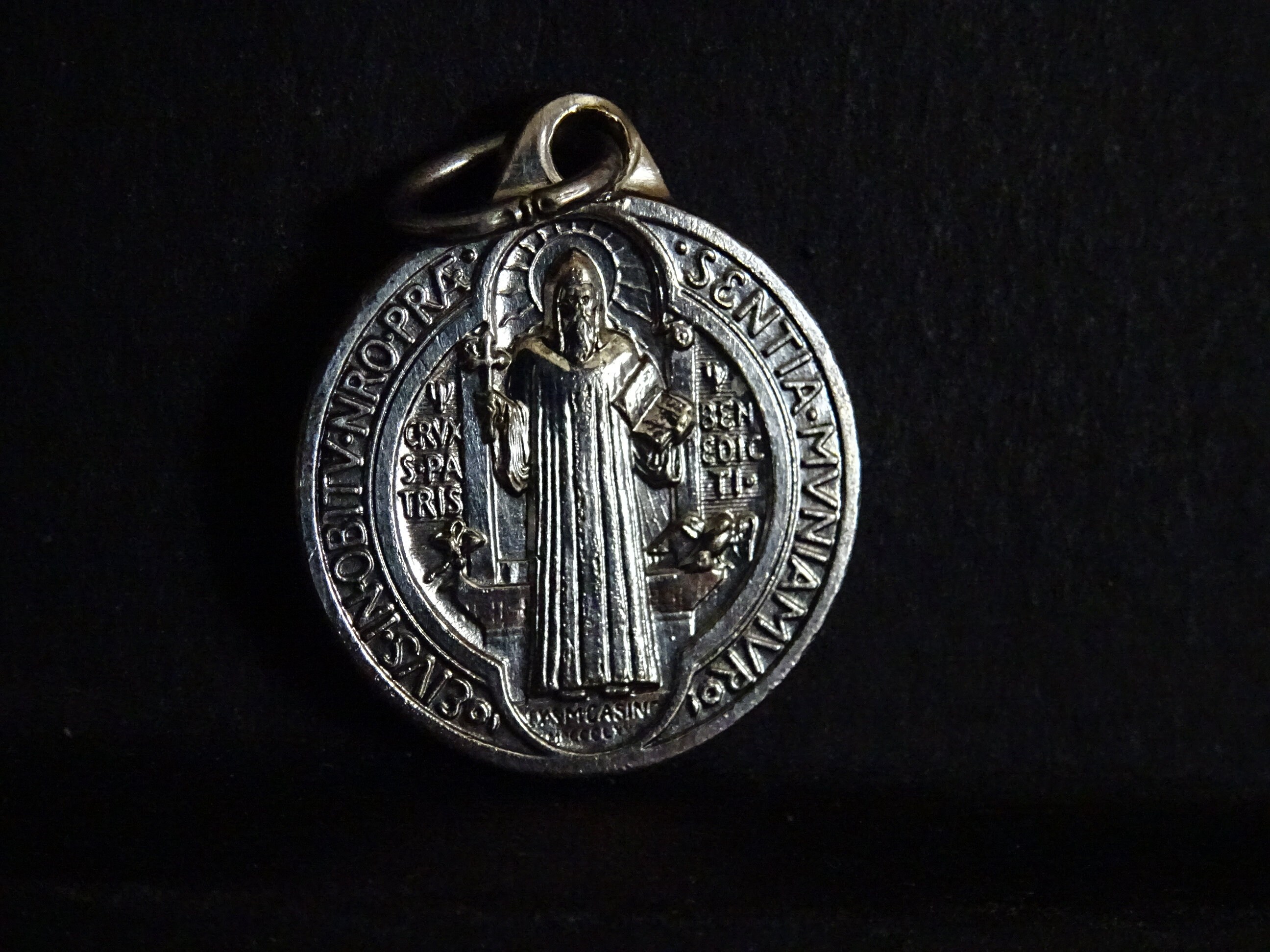 Saint Benoît Patron Saint de L'exorcisme Protéger Du Mal, Médaille Médaillon Pendent Medaille Charme