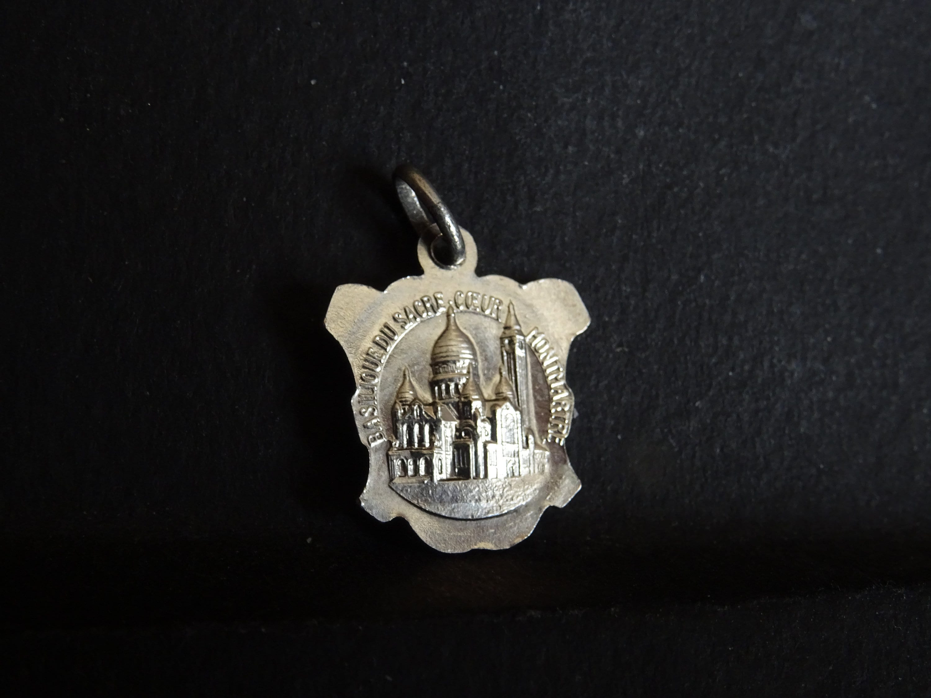 Vieux Jésus Sacré-Cœur de Montmartre Médaille Antique Catholique Pendentif Saint Charme