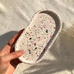 Tray / Decorative Tray | Terrazzo | oval | Jesmonite | white, colorful, beige