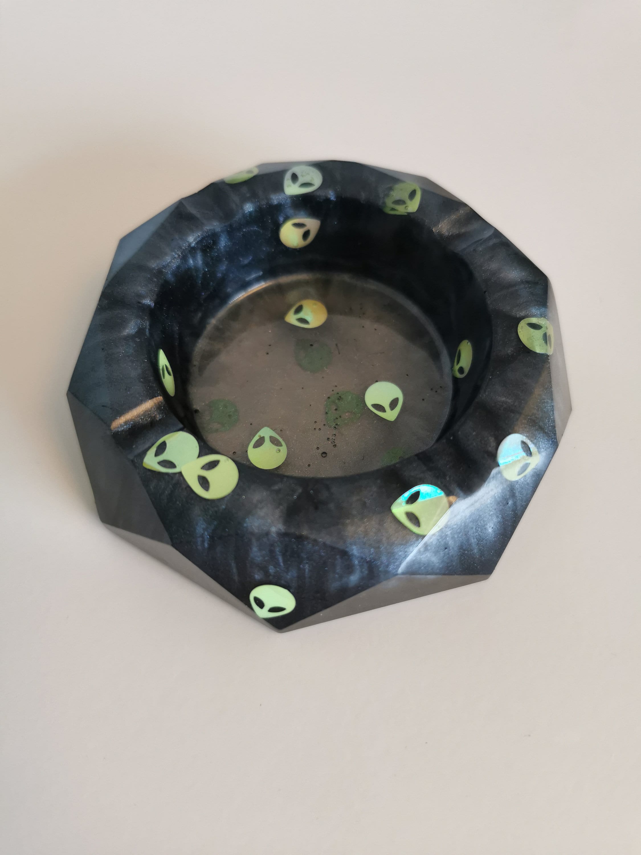 Epoxy Resin Custom Ashtray. Etsy Canada