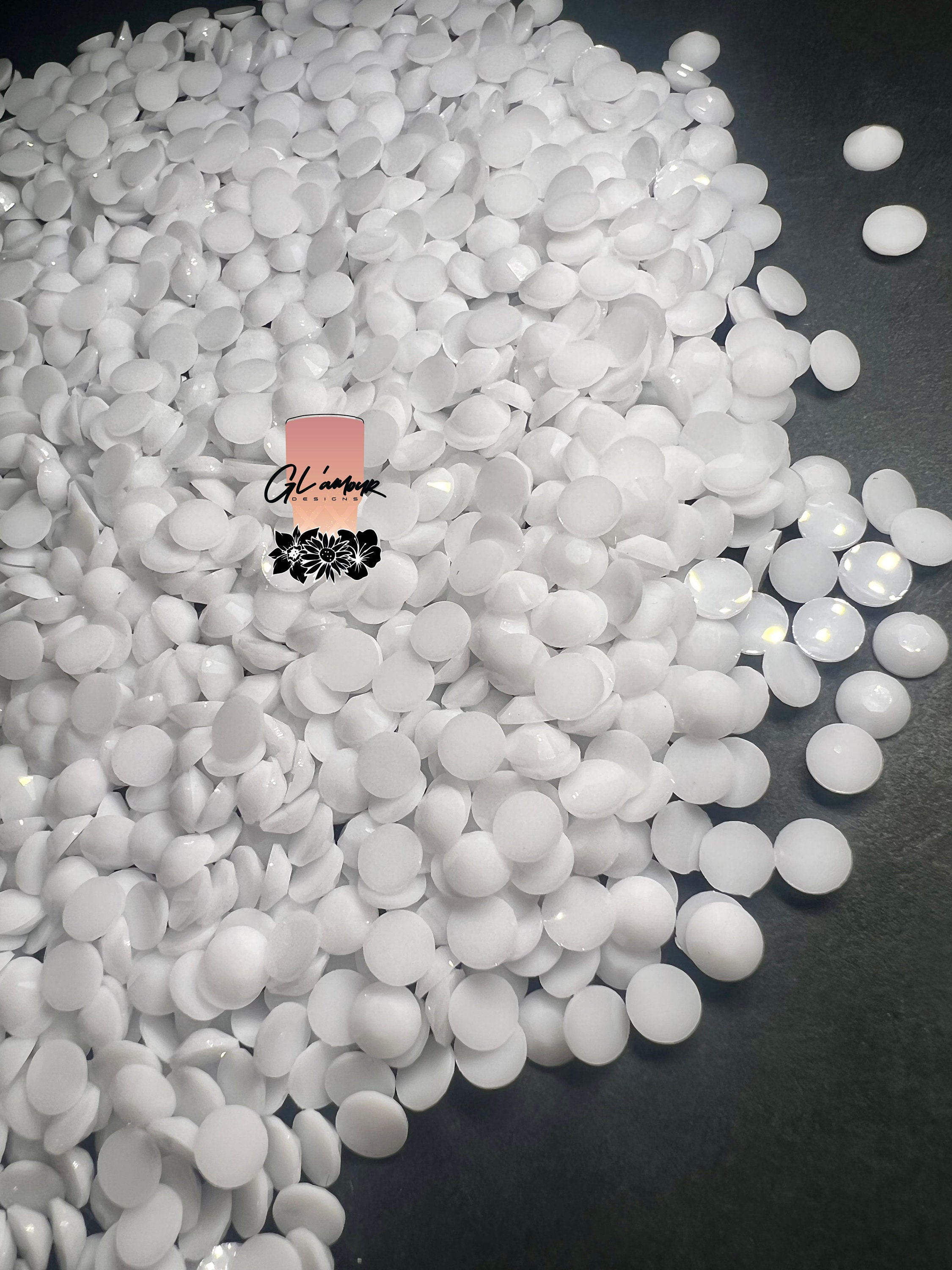 Hot Selling Hot-Fix Crystal Bulk Cloth Crafts Flatback Round Resin  Rhinestones for Shoes Decor Bag Accessories Nail Art - China Hair Accessory  and Fashion Accessory price
