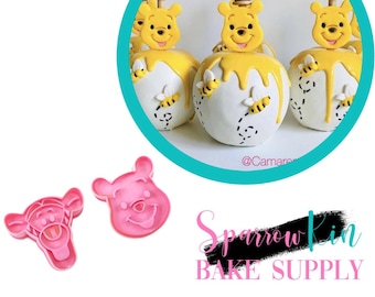POOH Bear Cutter And Embosser 2pc Set For Small Treats