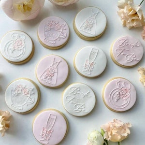 RING WITH FLOWERS Embosser Lissie Lou London