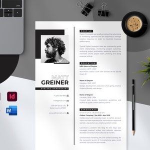 Pode incluir: Modelo de currículo em preto e branco com uma foto de um homem. O currículo inclui o nome Matt Greiner, o título Estrategista Digital e informações de contato. O currículo também inclui seções para educação e experiência.