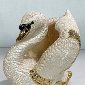 Swan figurine,Swan Lover, Swan Lovers Gift, Swan Decor,Swan Art, Swan Gift, Ceramic Swan Art,Swan Collector,Swan Logo,Swan Business Decor