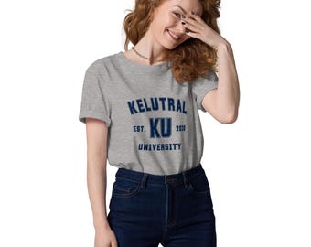 May include: A heather gray t-shirt with the text "KELUTRAL KU UNIVERSITY" in navy blue. The shirt has a crew neck and short sleeves. The model is wearing dark blue jeans.
