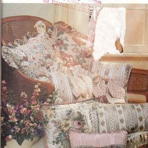 Sewing Pattern Vogue 7955 Pillows, All Sizes, Uncut