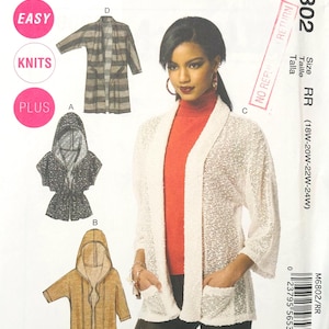 Peut inclure: Patron de couture McCall's M6802 pour hauts et vestes en tricot. Le patron comprend des modèles de veste à capuche, de cardigan et de veste longue. La gamme de tailles est RR (18W-20W-22W-24W). La couverture présente une femme portant un cardigan blanc.